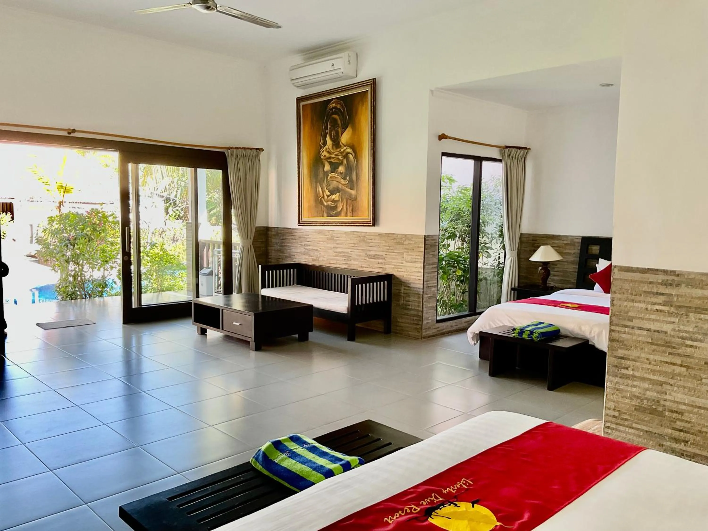 Bed in Liberty Dive Resort