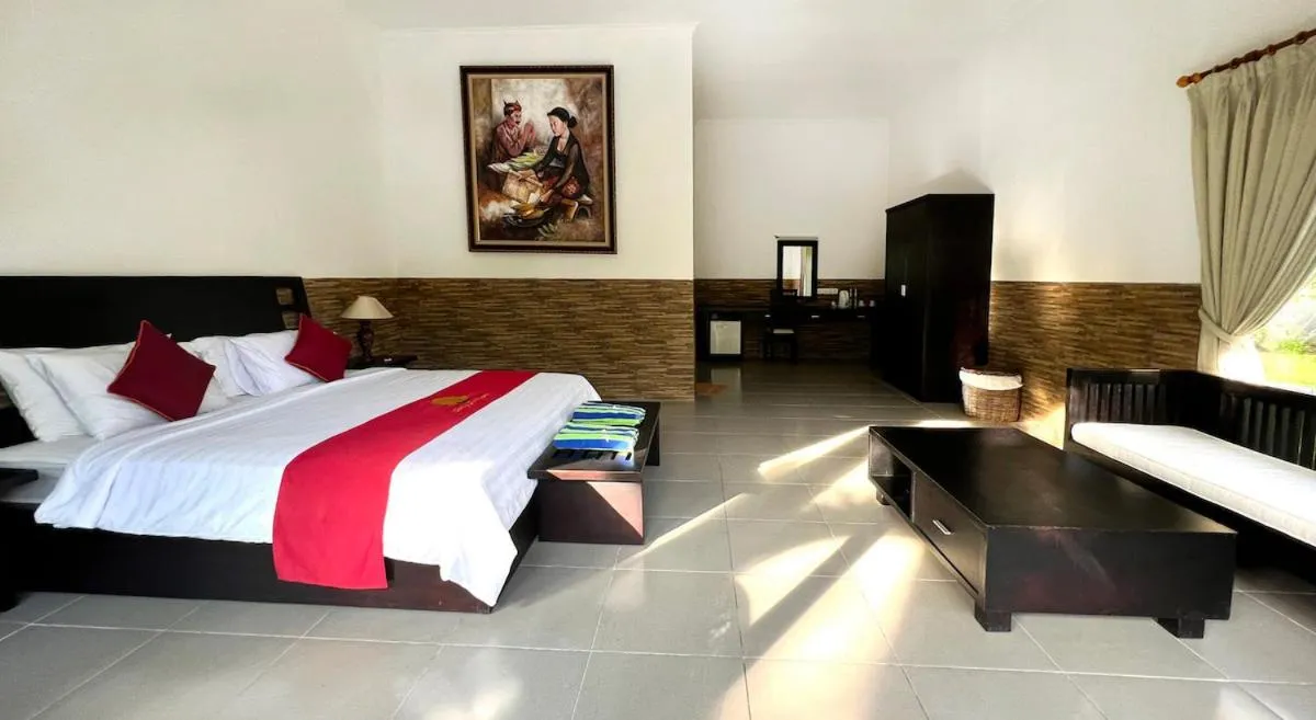 Bed in Liberty Dive Resort