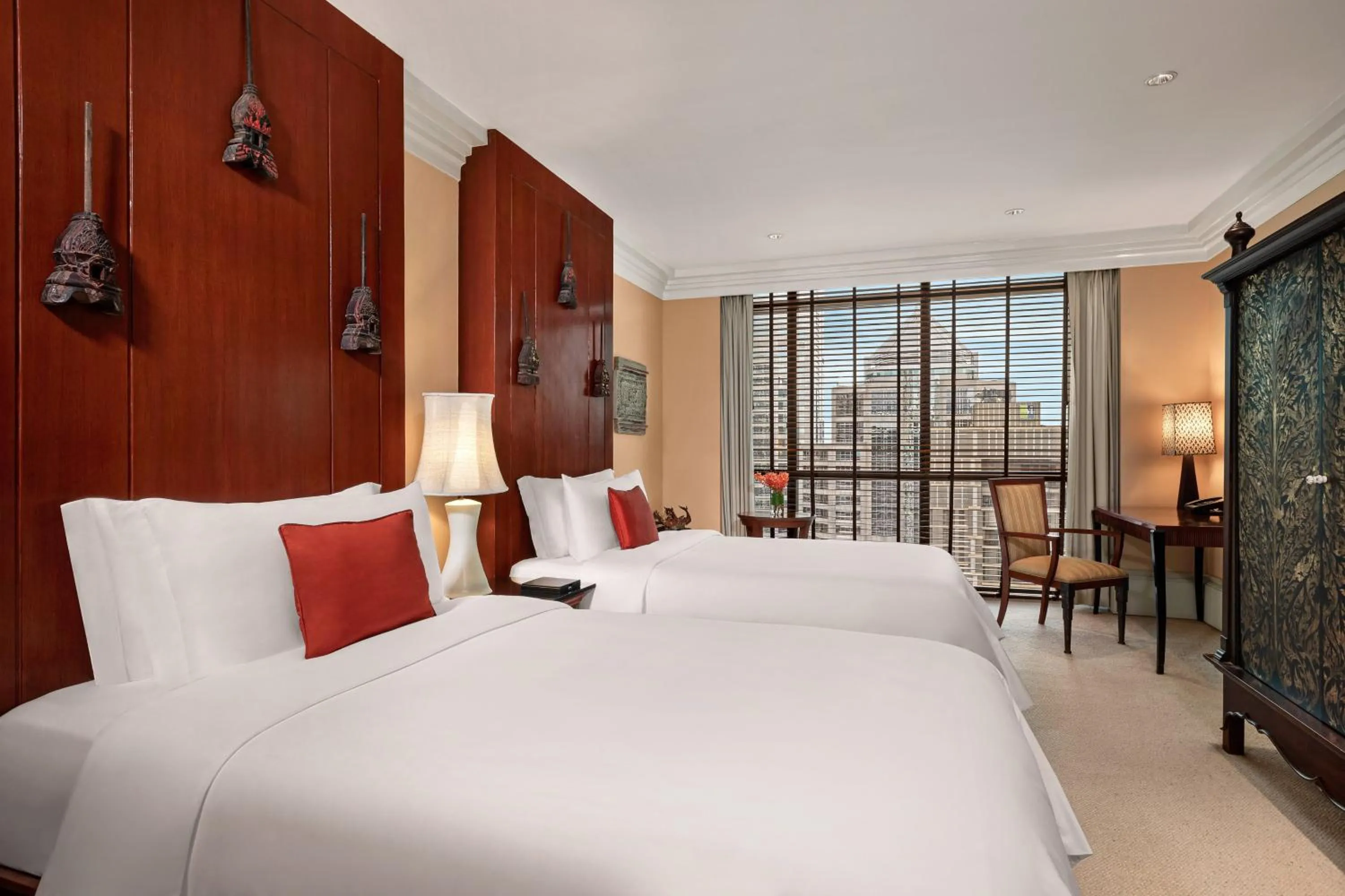 Bedroom, Bed in The Athenee Hotel, a Luxury Collection Hotel, Bangkok