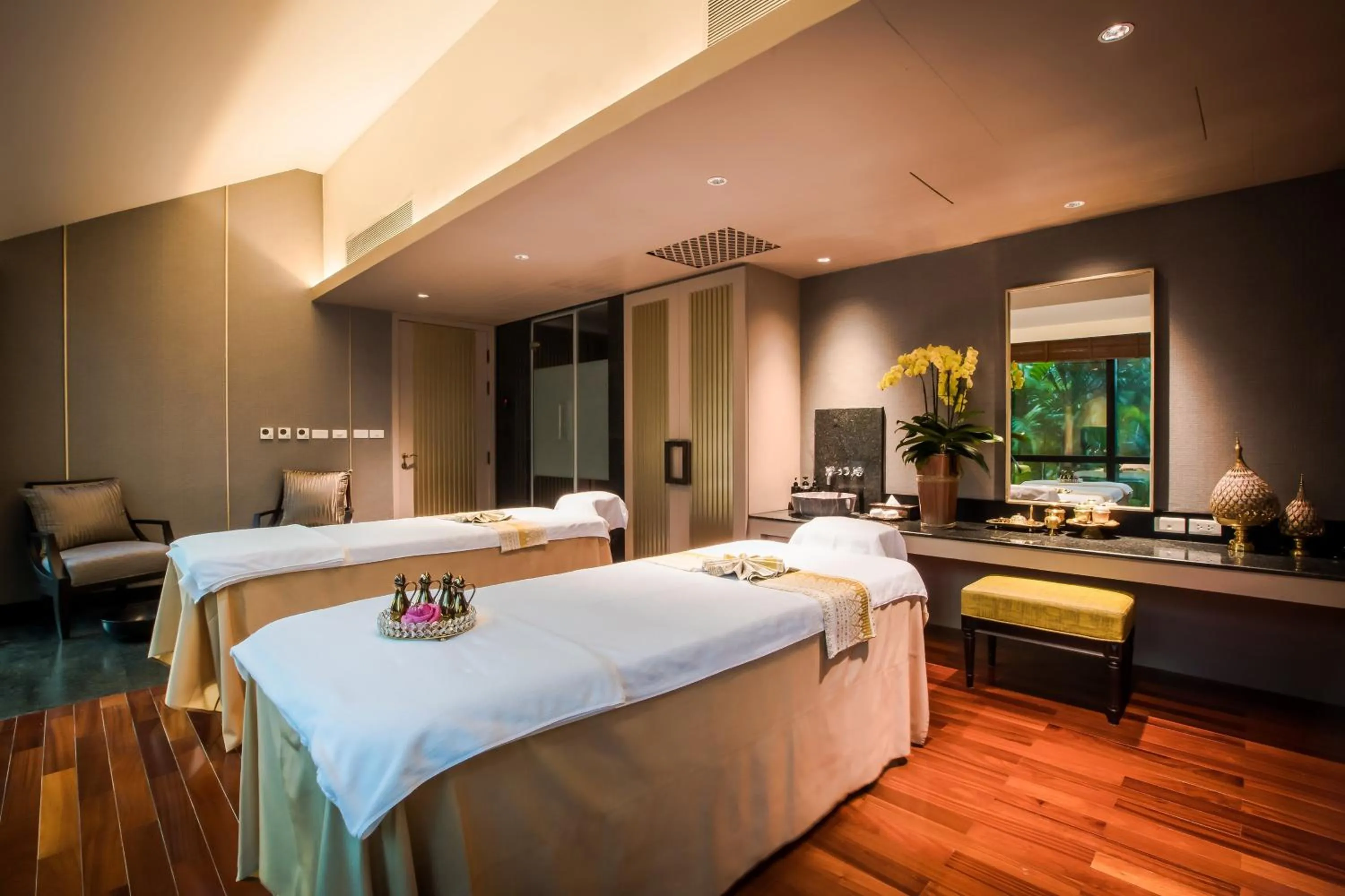 Spa and wellness centre/facilities, Bed in The Athenee Hotel, a Luxury Collection Hotel, Bangkok