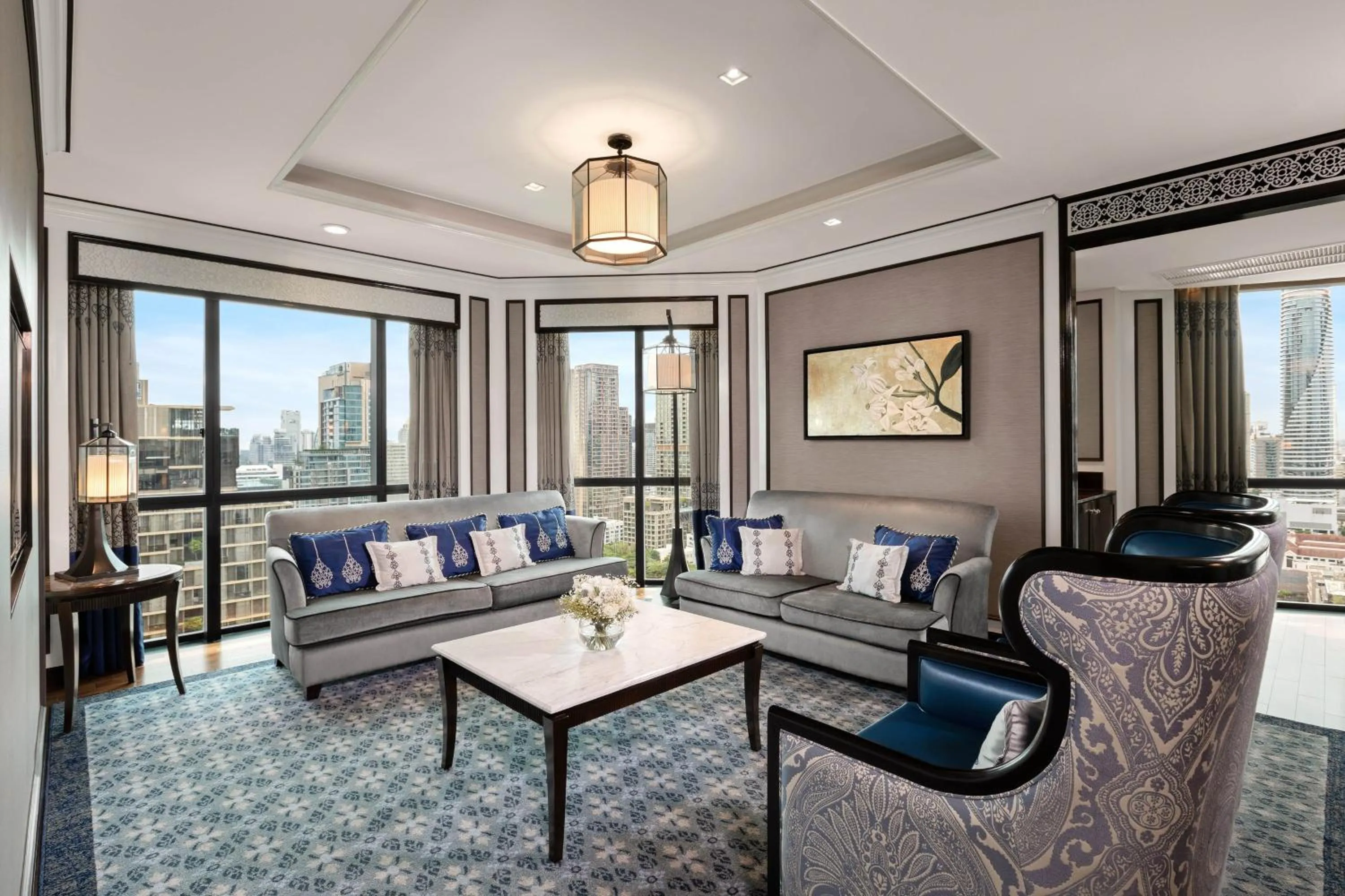 Living room in The Athenee Hotel, a Luxury Collection Hotel, Bangkok