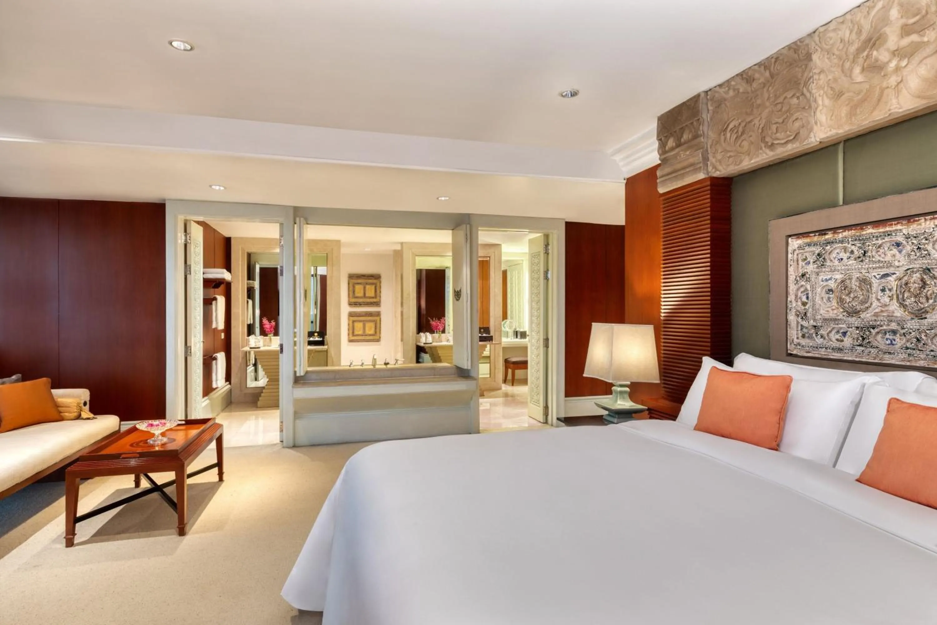 Photo of the whole room, Bed in The Athenee Hotel, a Luxury Collection Hotel, Bangkok