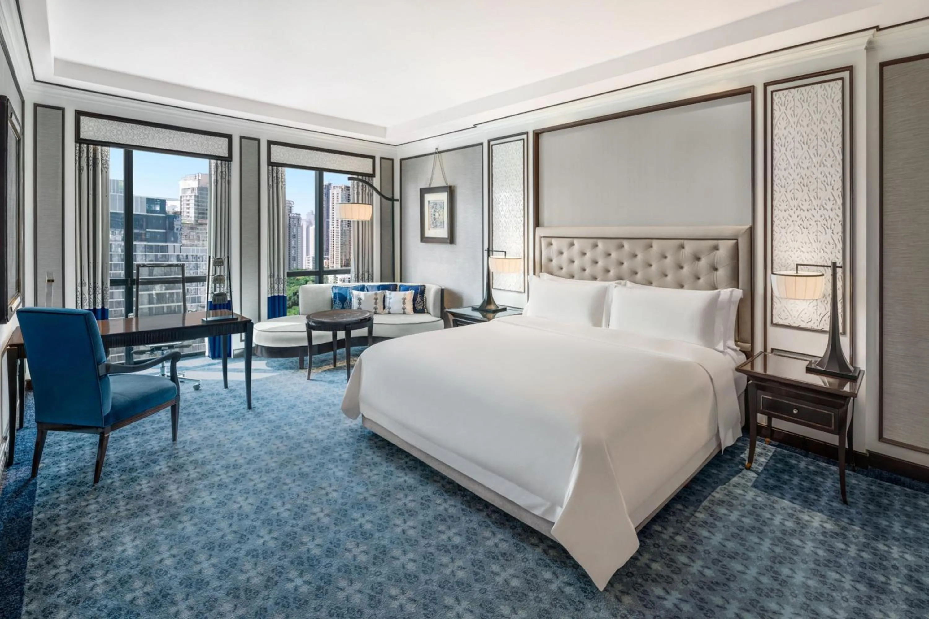 Photo of the whole room, Bed in The Athenee Hotel, a Luxury Collection Hotel, Bangkok