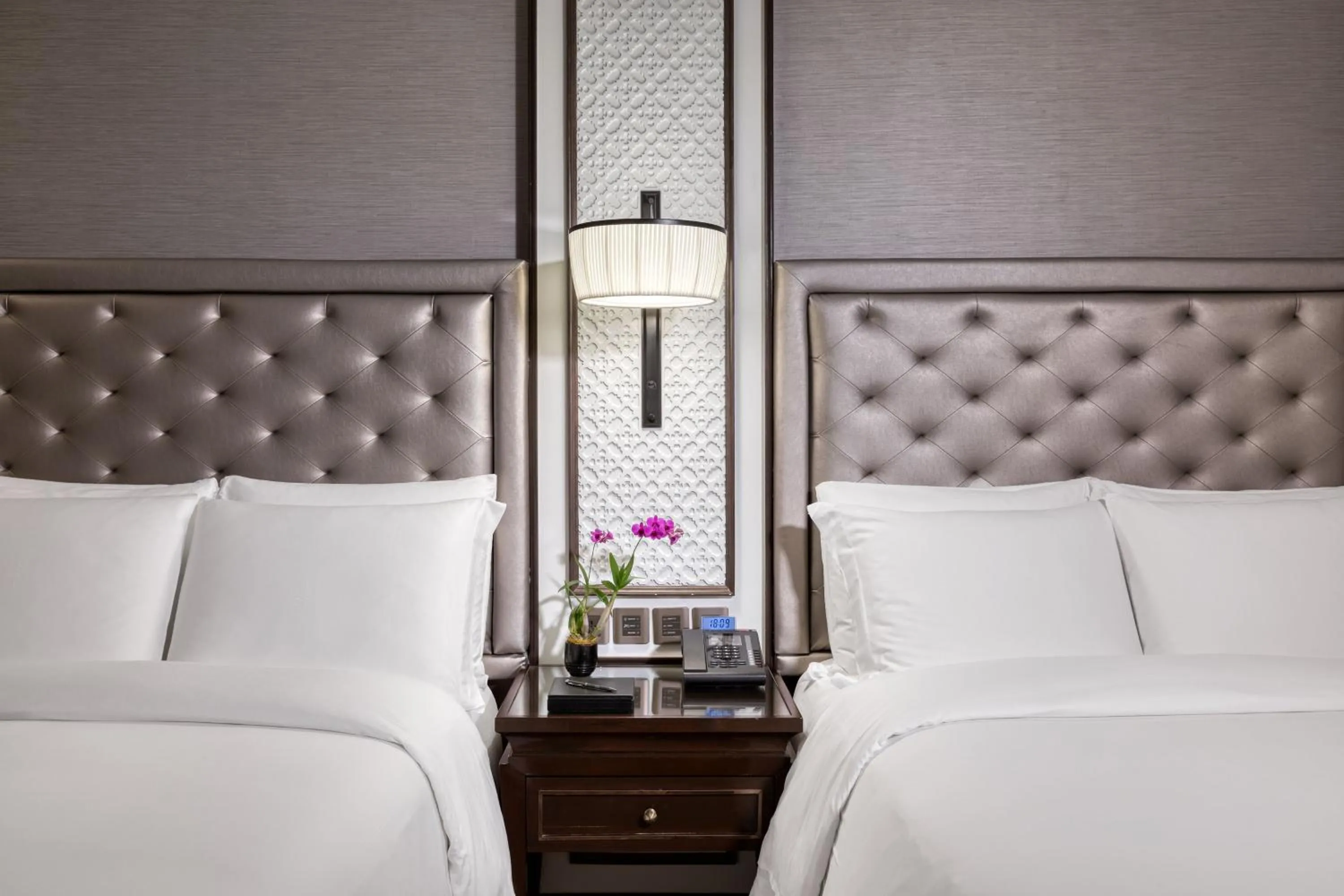 Photo of the whole room, Bed in The Athenee Hotel, a Luxury Collection Hotel, Bangkok