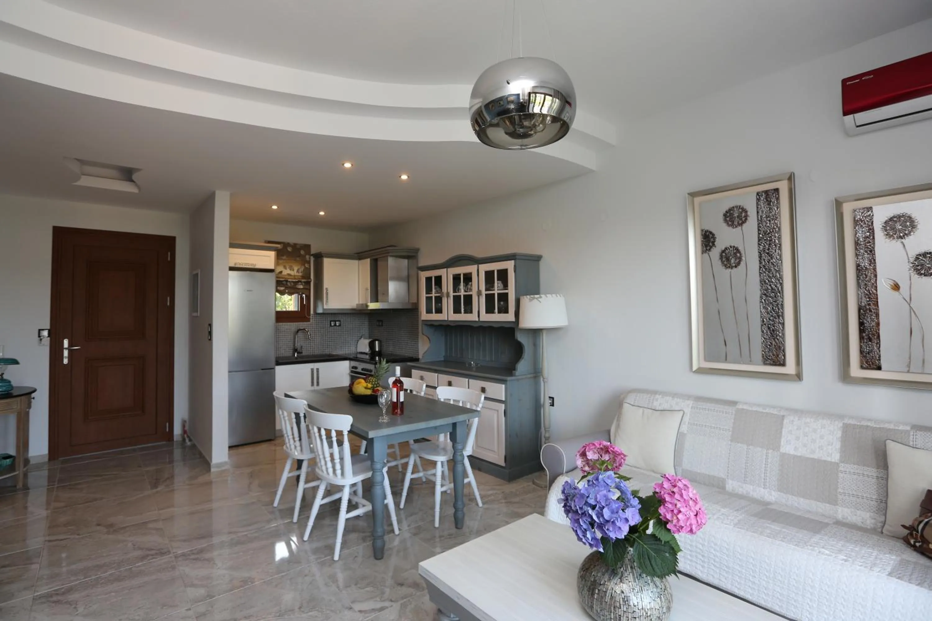 Dining area in Skiathos Argento