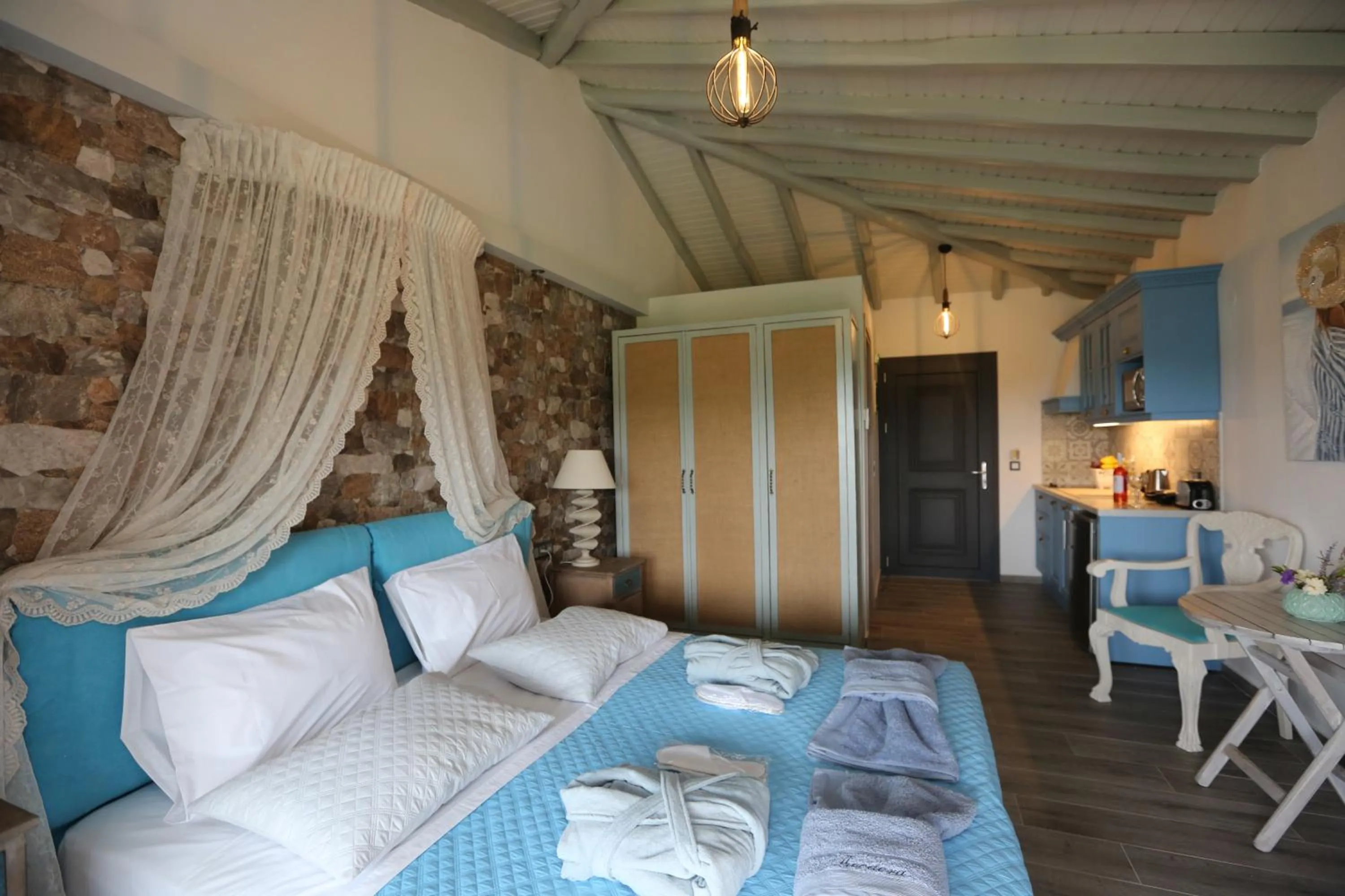 Bedroom, Bed in Skiathos Argento