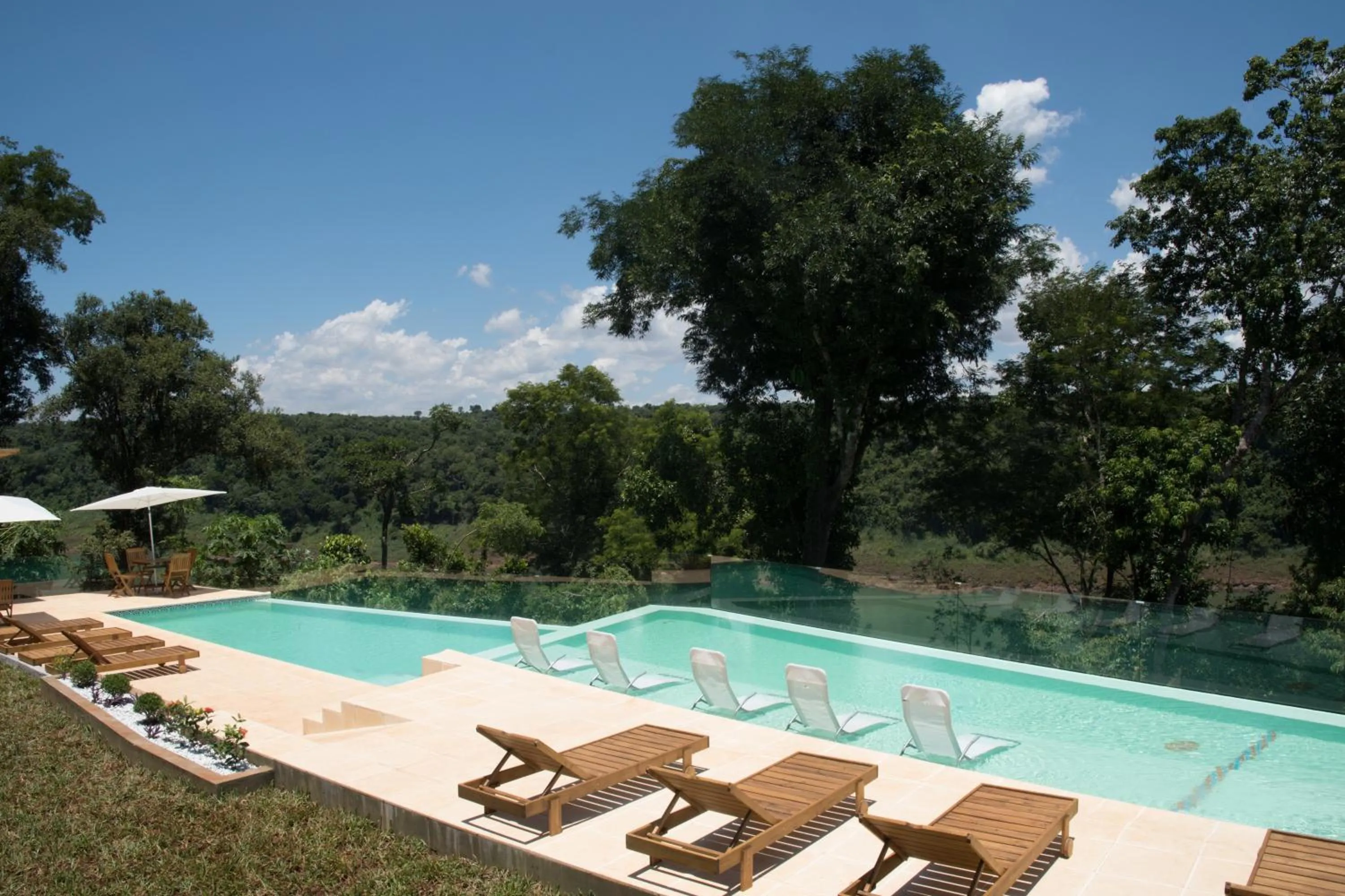 Pool view in Tupa Lodge