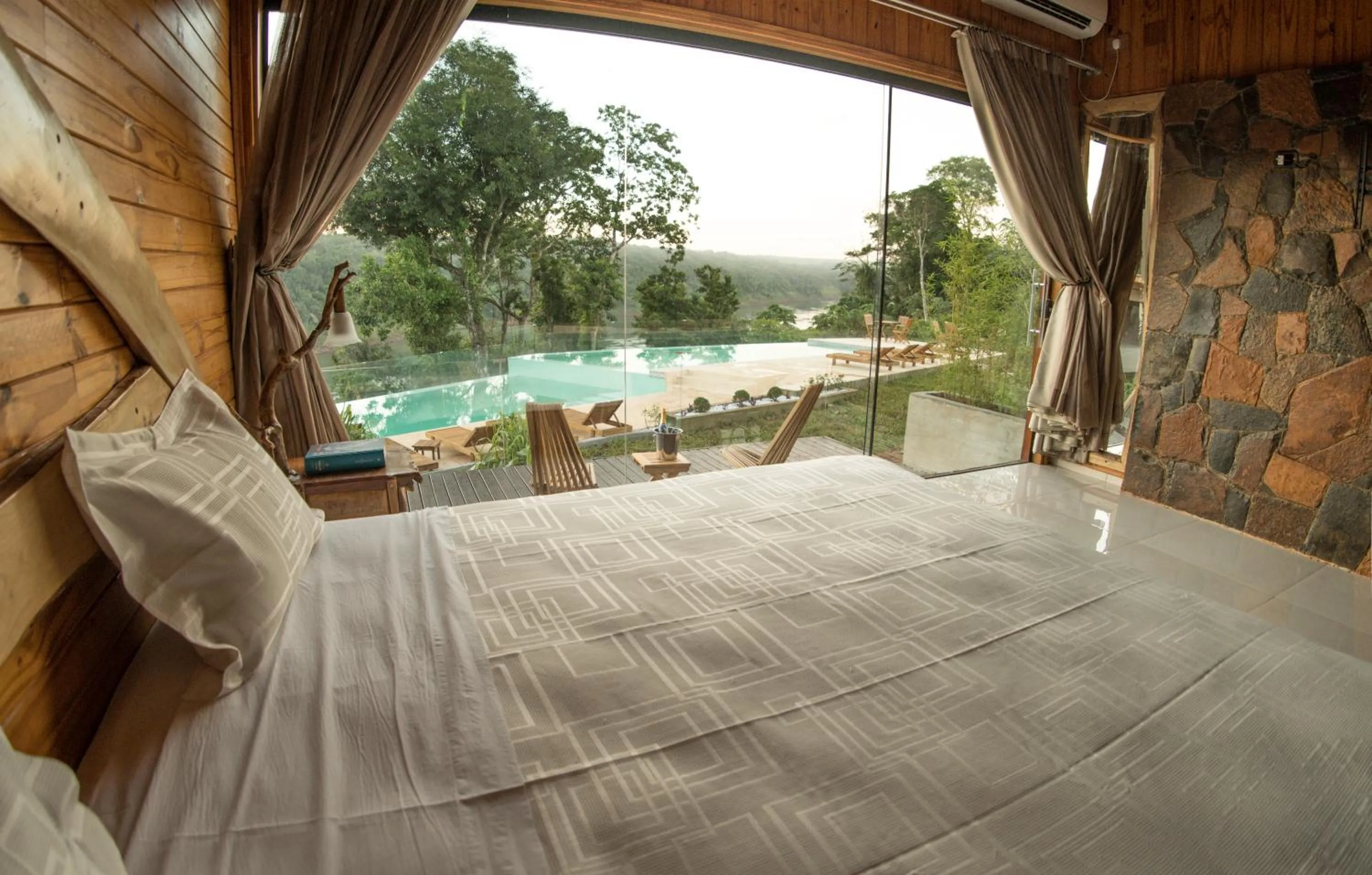 River view in Tupa Lodge