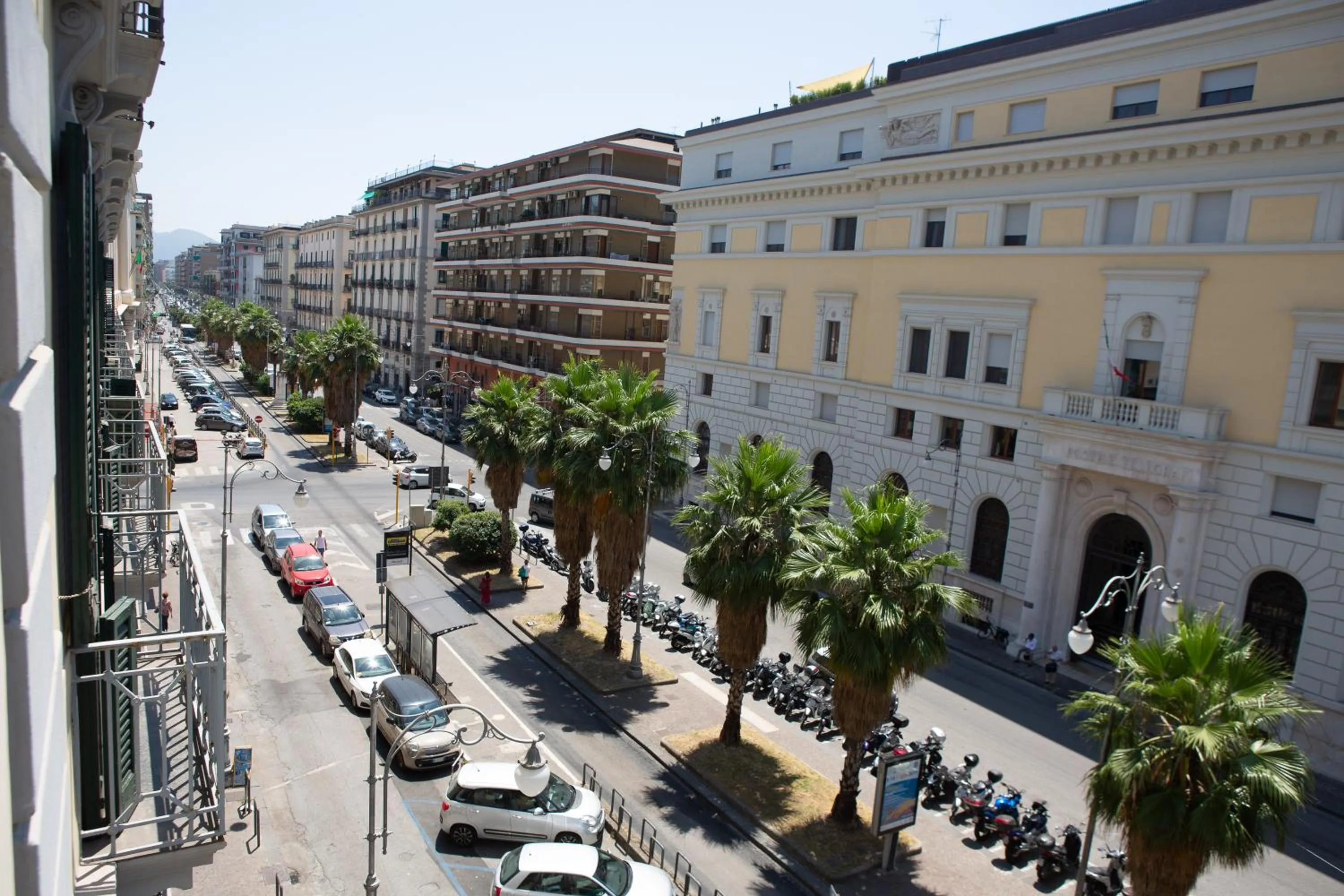 Neighbourhood in B&B Salerno Center