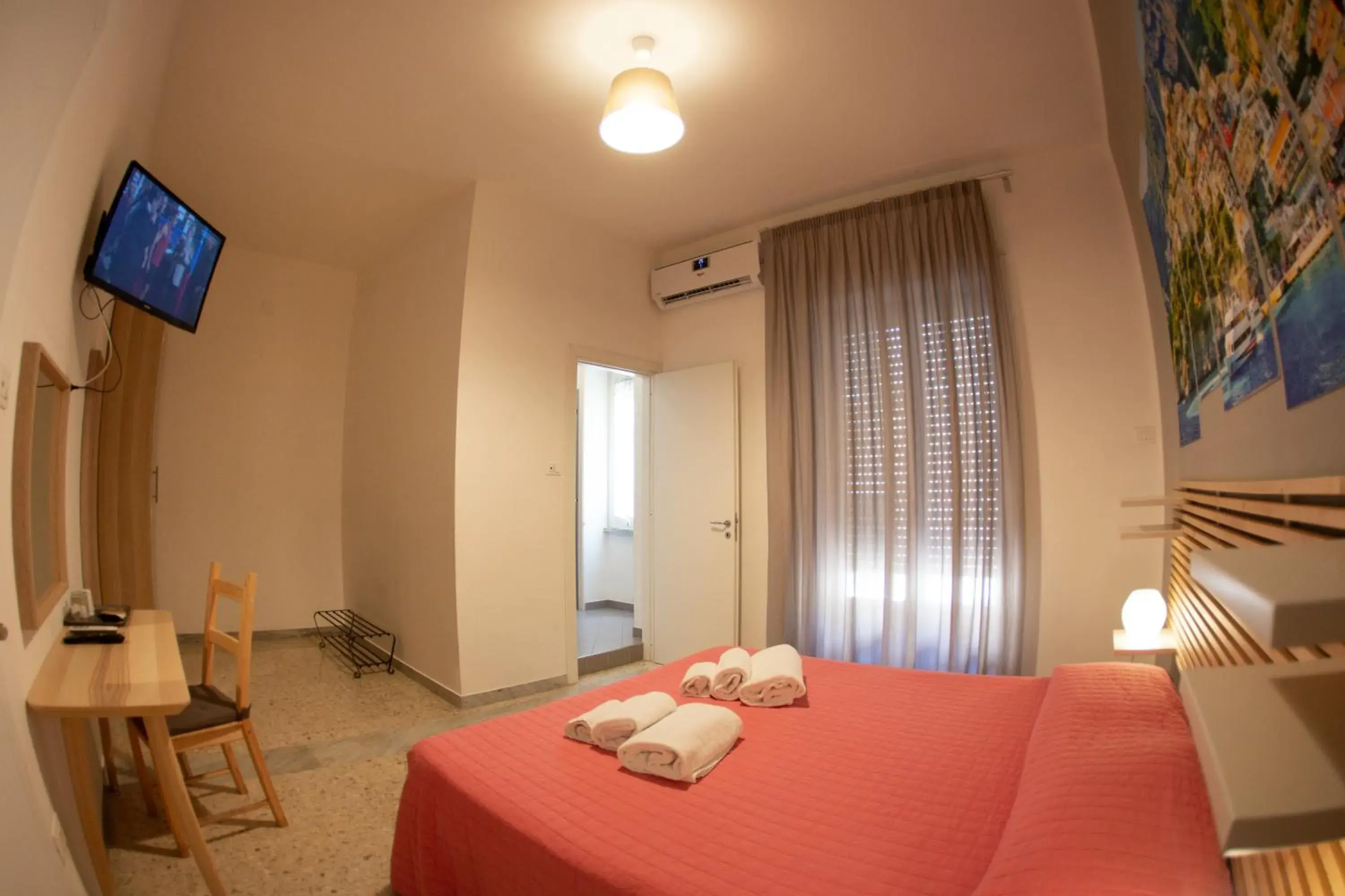 Double Room in B&B Salerno Center Double Room in B&B Salerno Center
