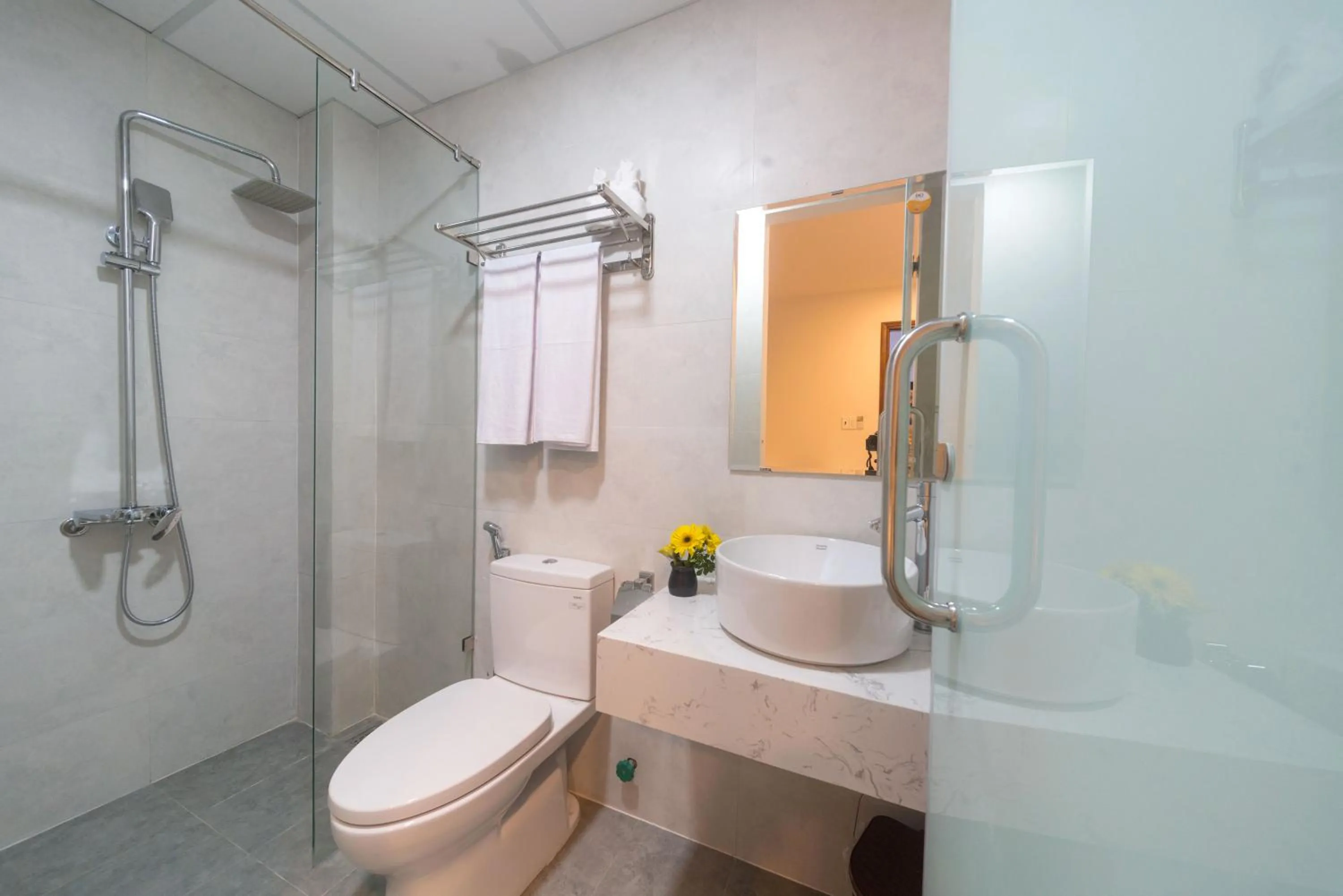 Bathroom in Stop and Go Boutique Homestay Hue