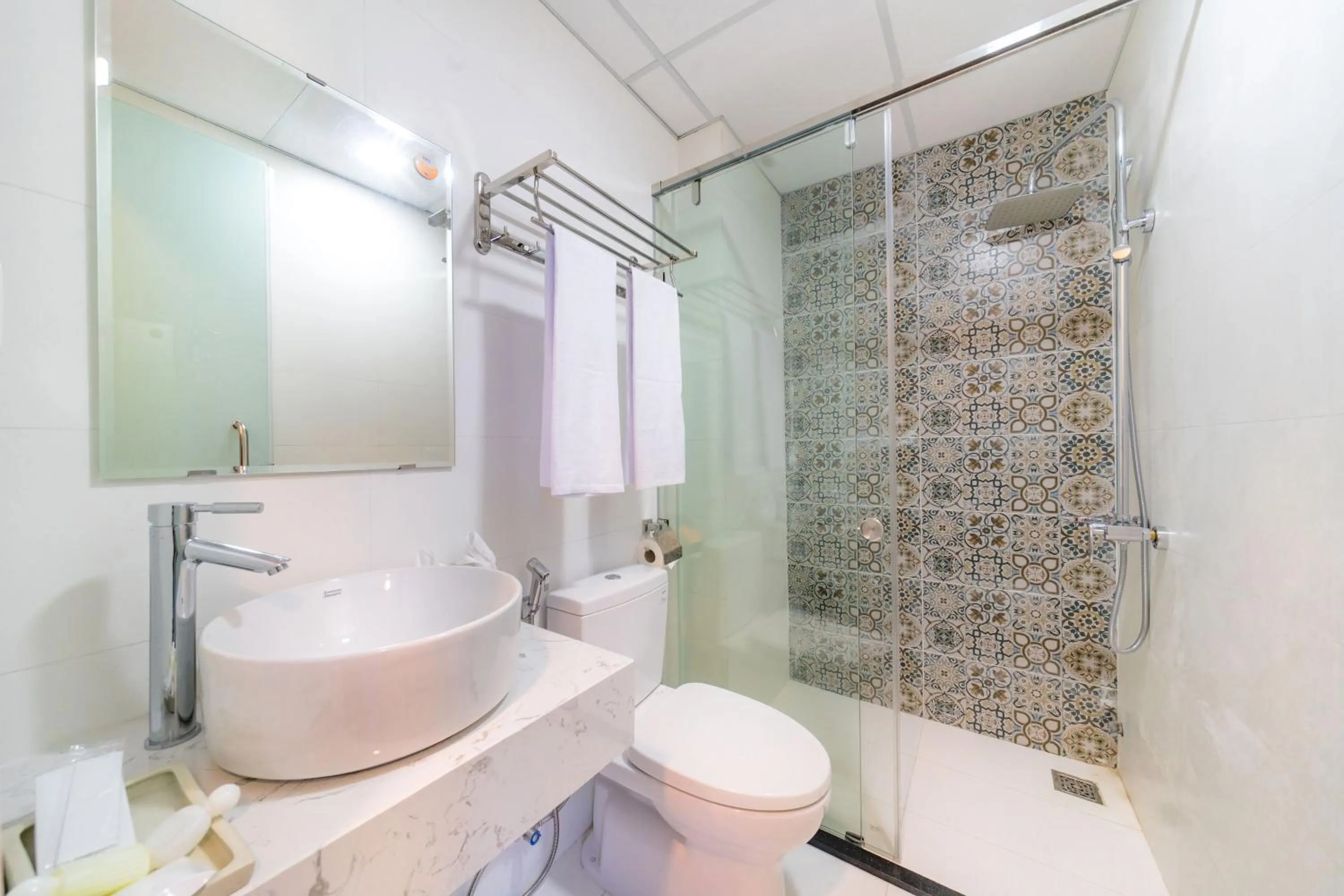 Bathroom in Stop and Go Boutique Homestay Hue