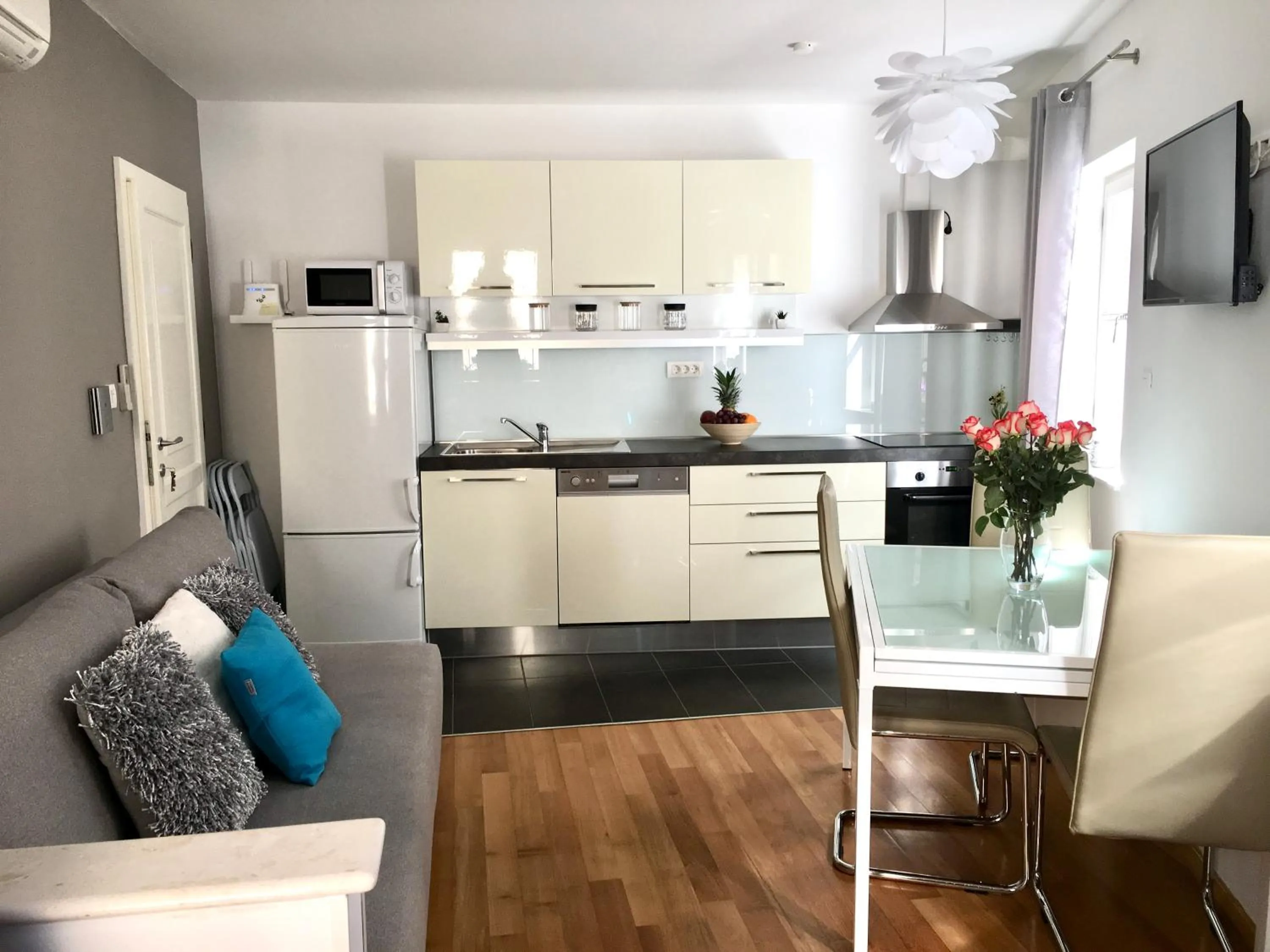 Kitchen or kitchenette in Villa Daky