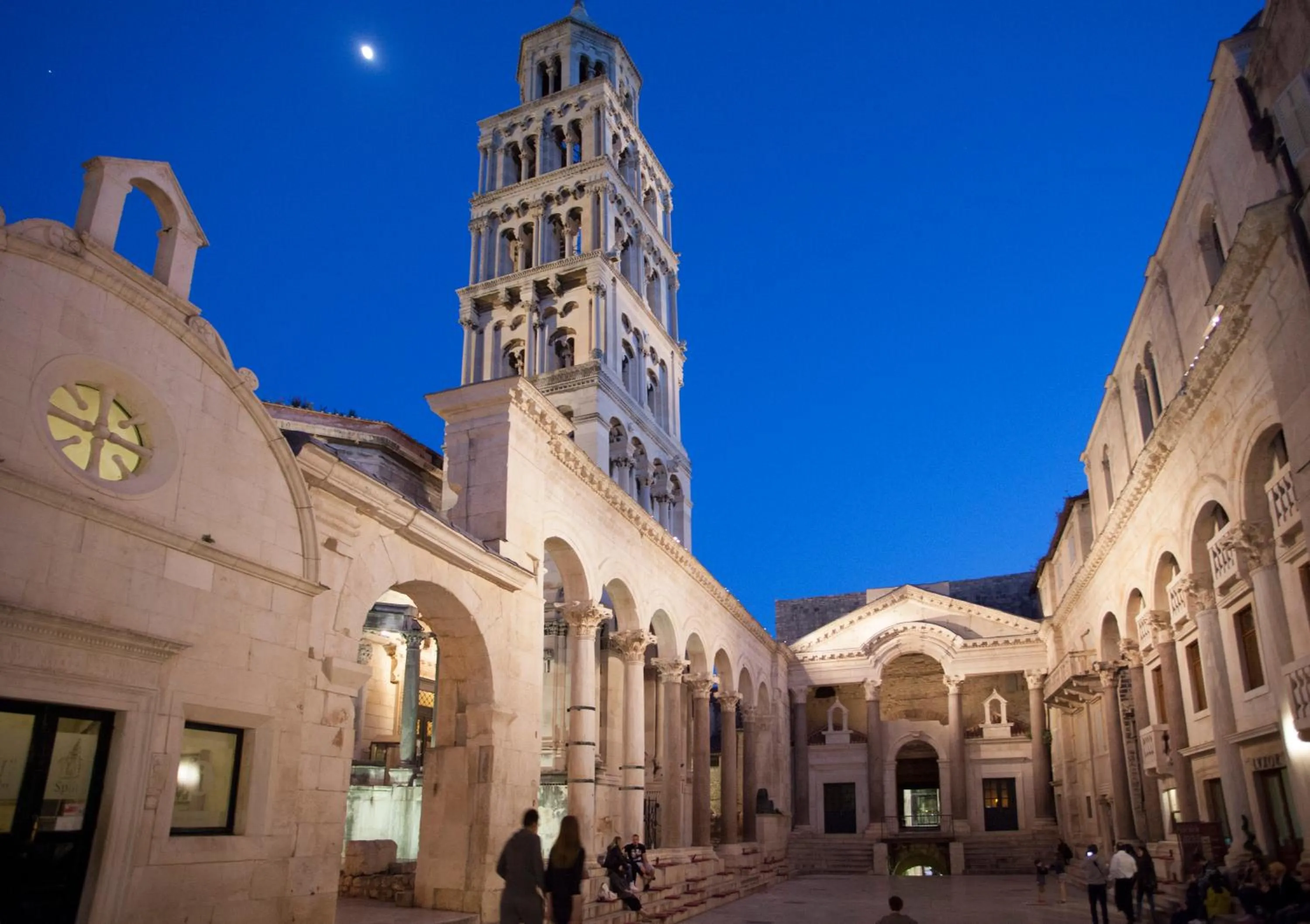 Neighbourhood in Villa Daky