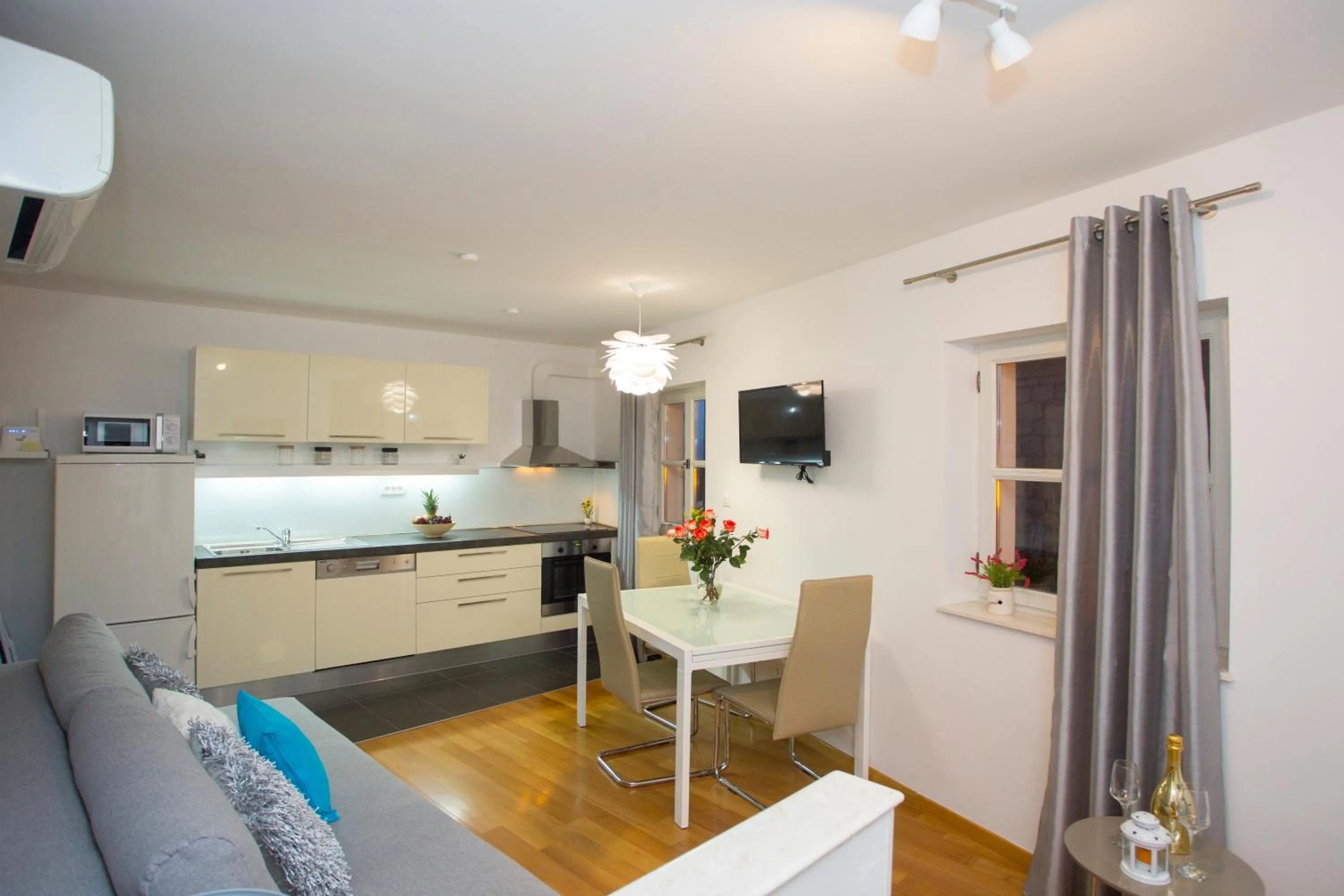 Kitchen or kitchenette in Villa Daky