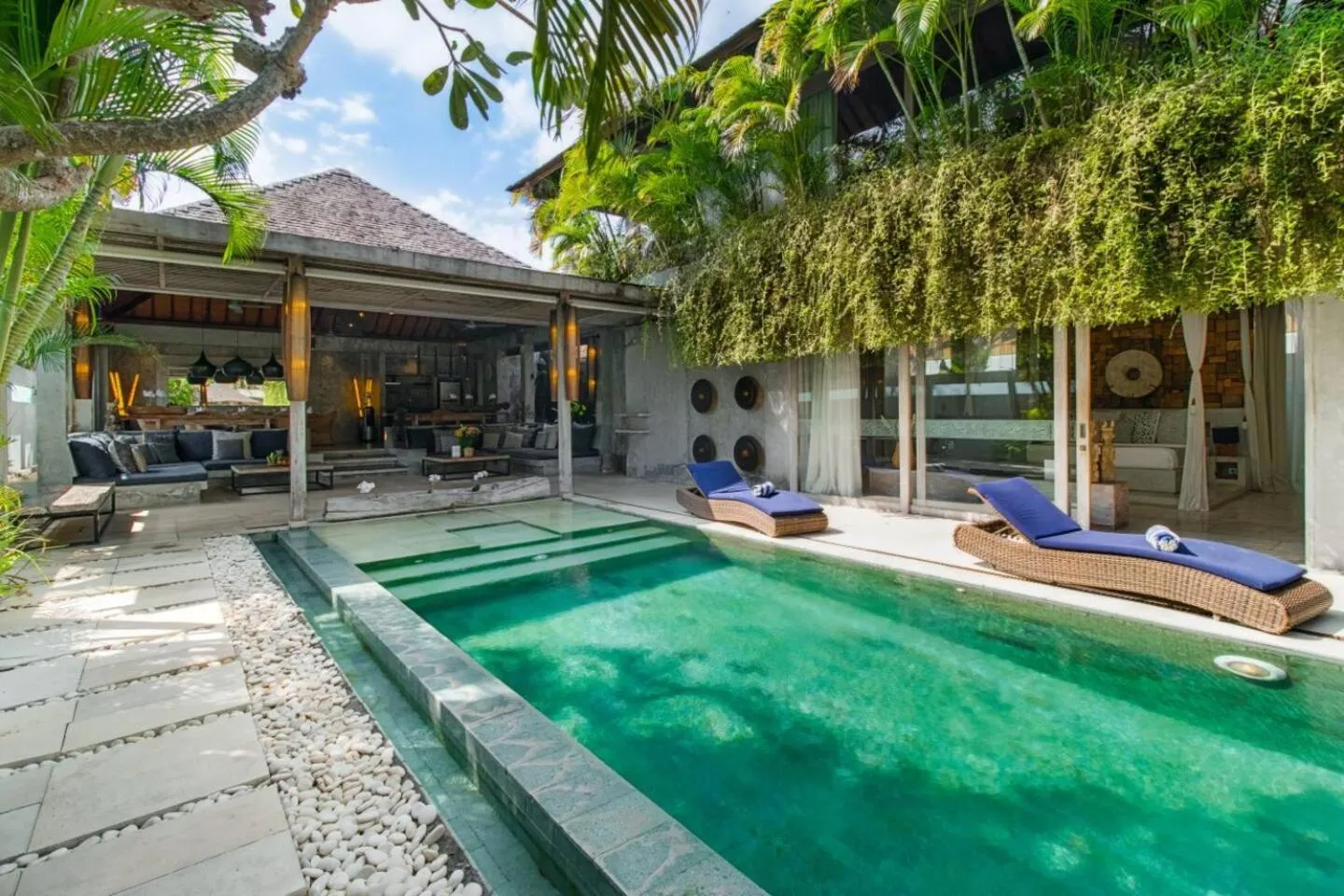 Lavish 5 Bed, Sleeps 10, Butler, Daily Breakfast
