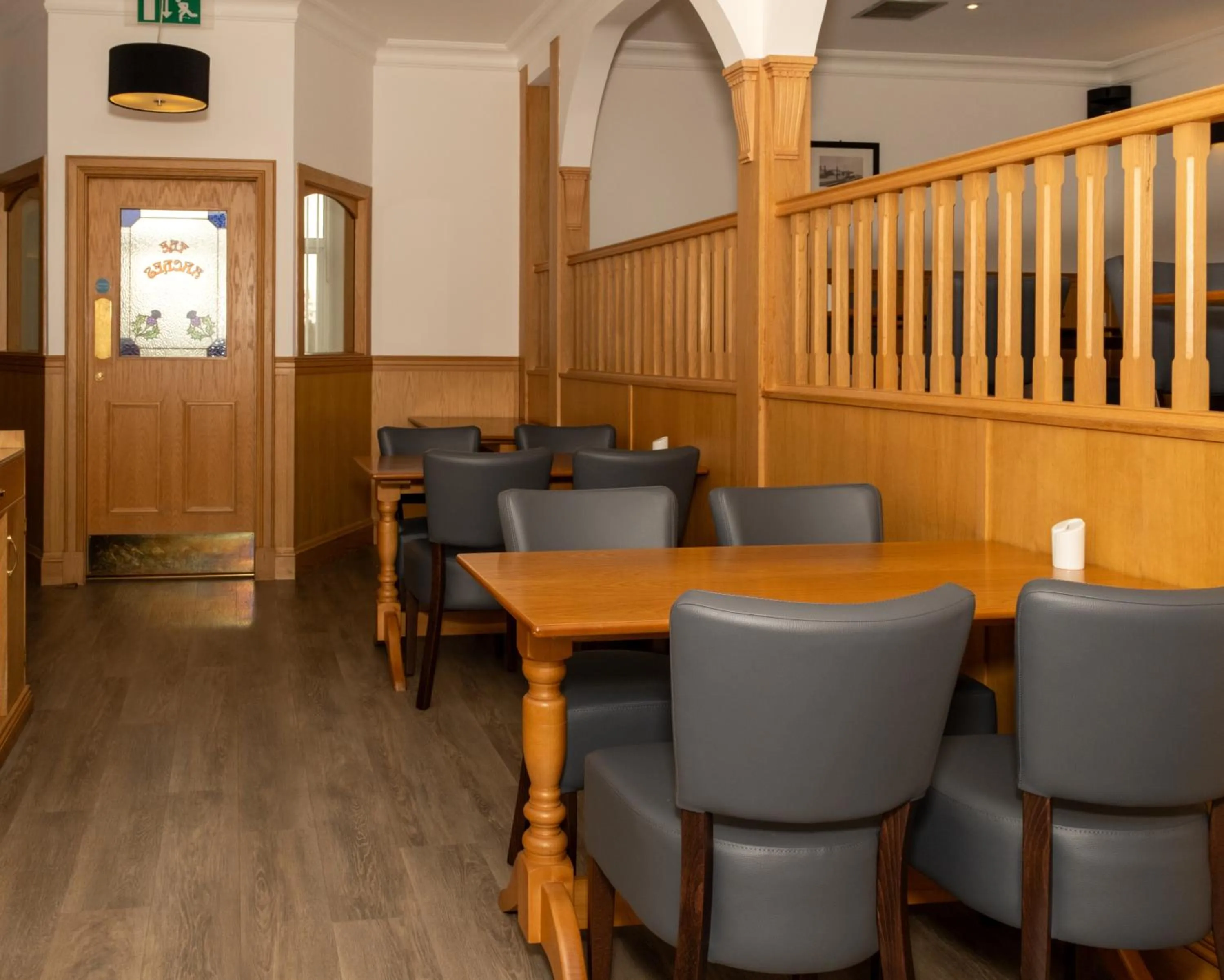 Restaurant/places to eat in Station Hotel