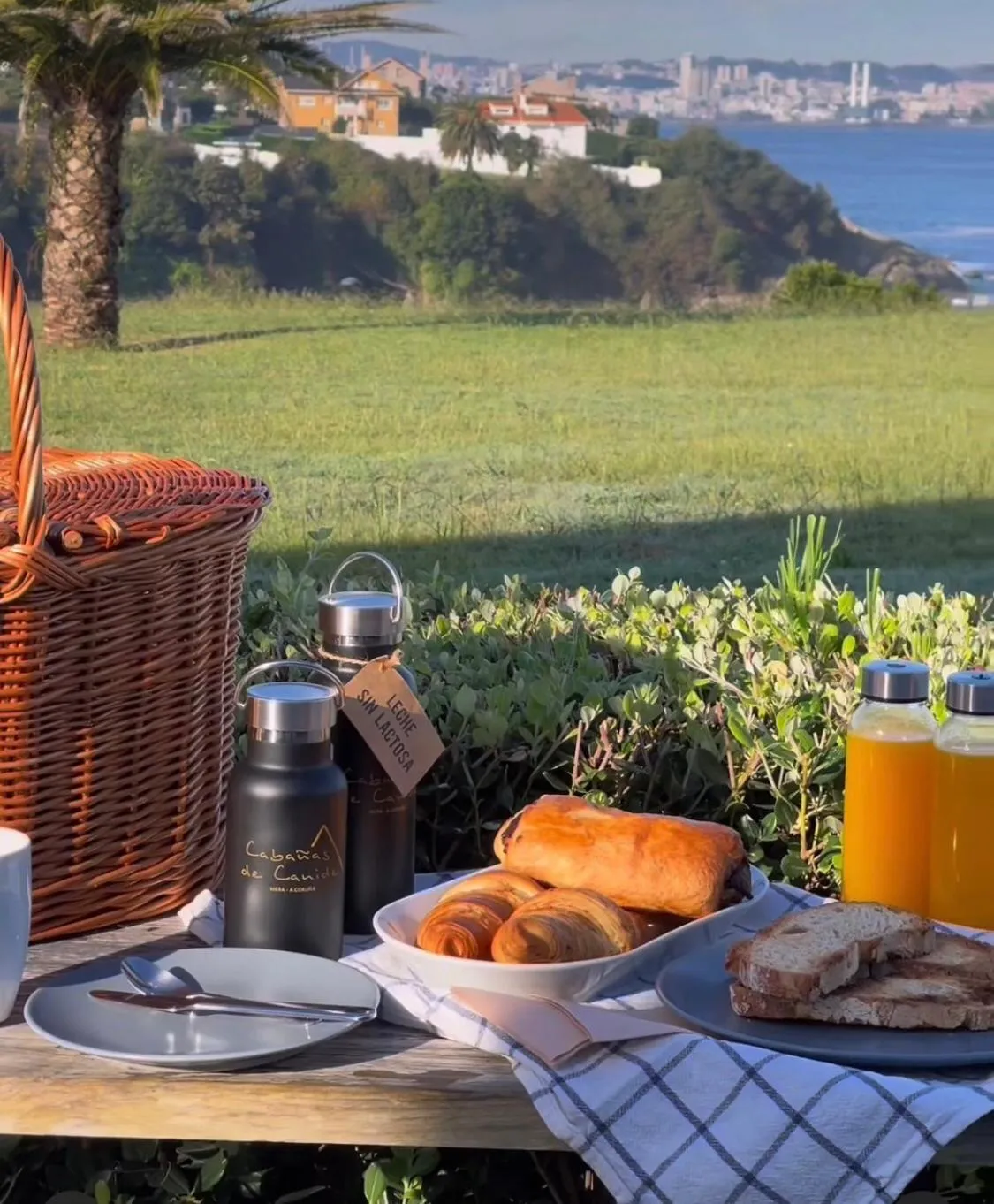 Breakfast in Cabañas de Canide