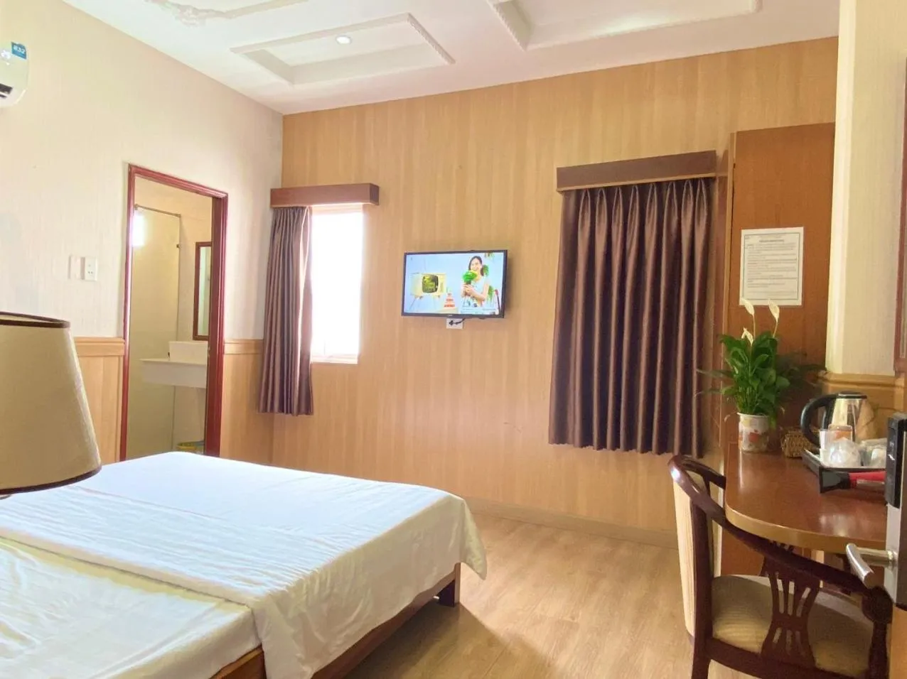 Natural landscape, Bed in Nhu Y Hotel