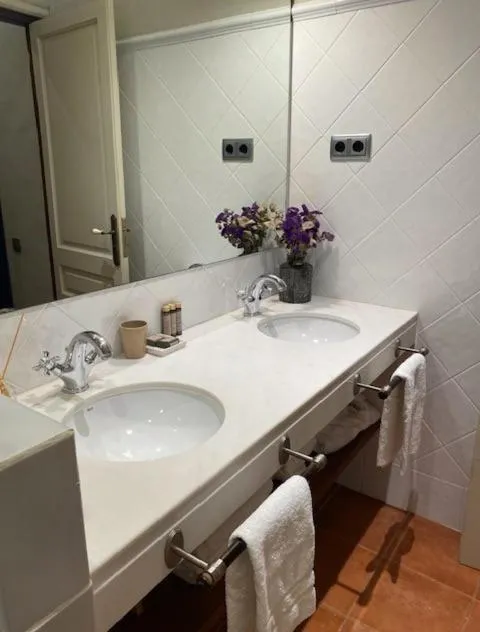 Bathroom in Can Mora de Dalt