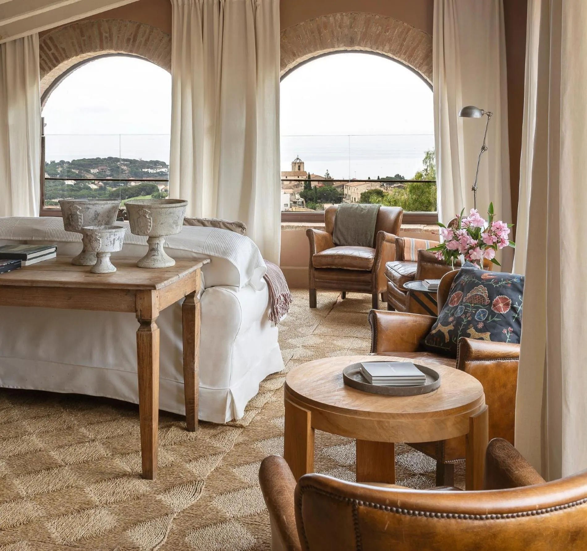 Library in Can Mora de Dalt