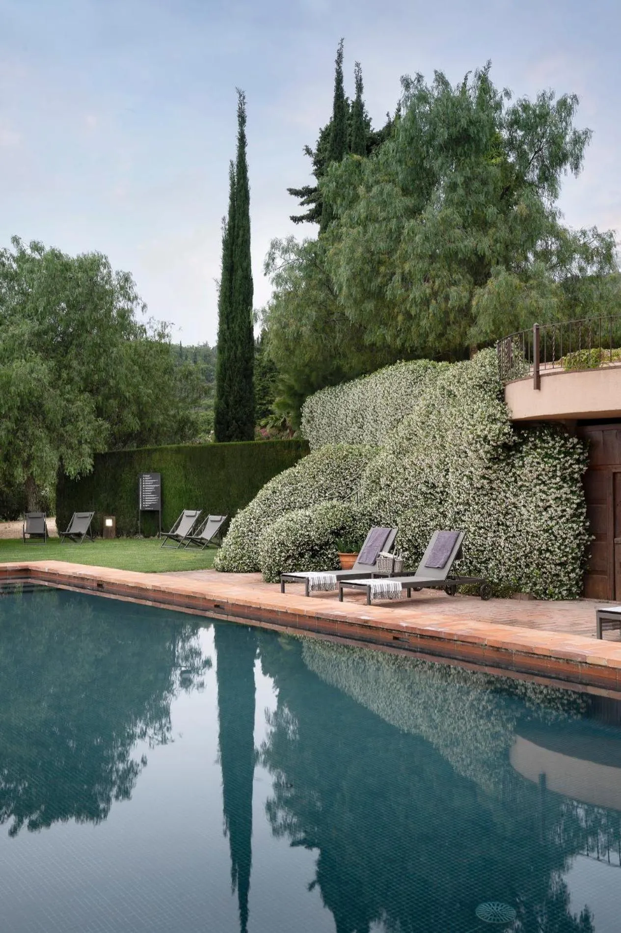 Swimming pool in Can Mora de Dalt