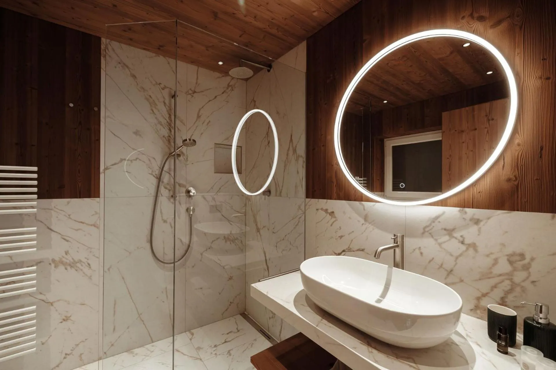 Shower in Appartamenti Olympic