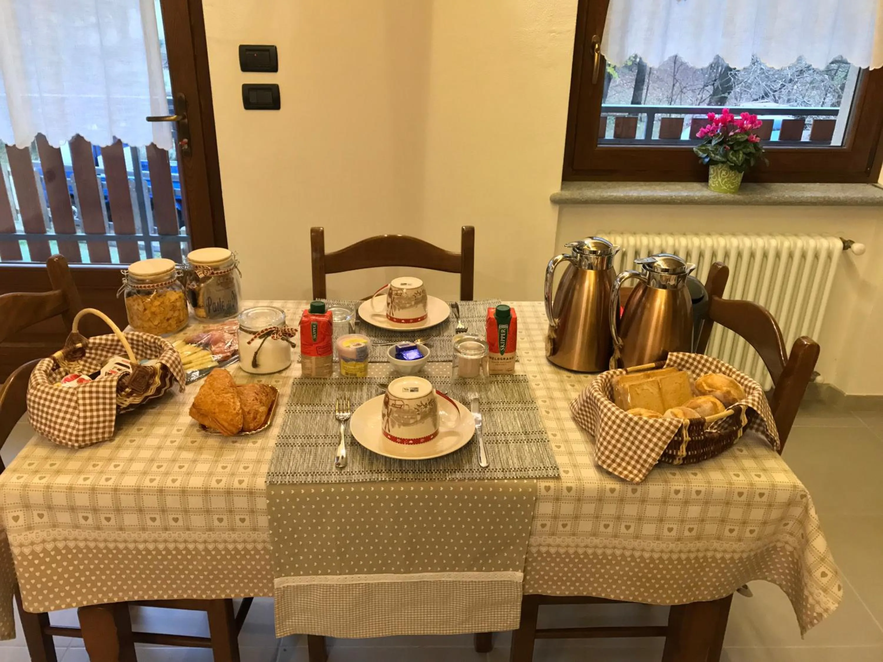 Breakfast in Au Coin Du Chateau