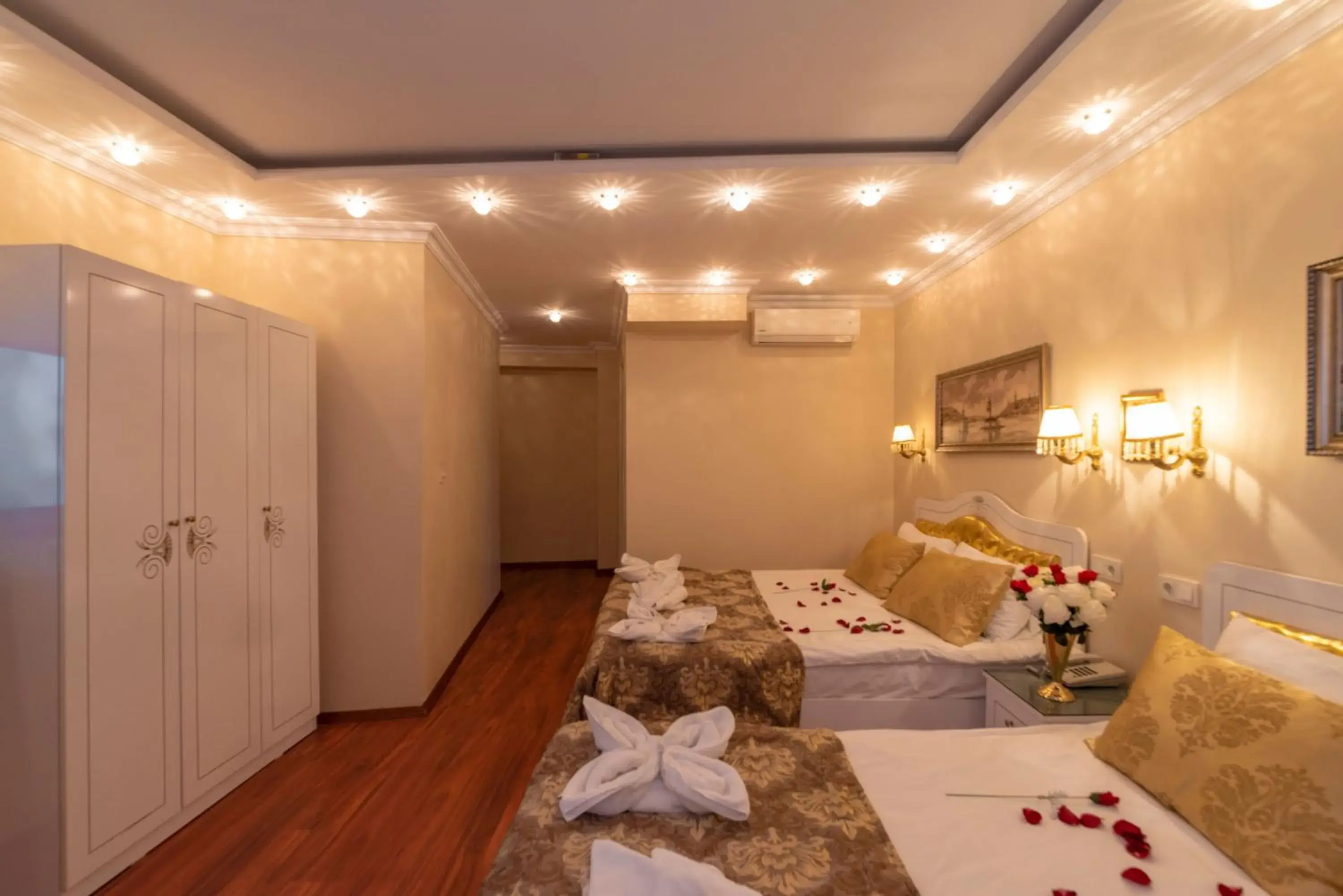 Suite (4 Adults) in Charm Hotel Suite (4 Adults) in Charm Hotel