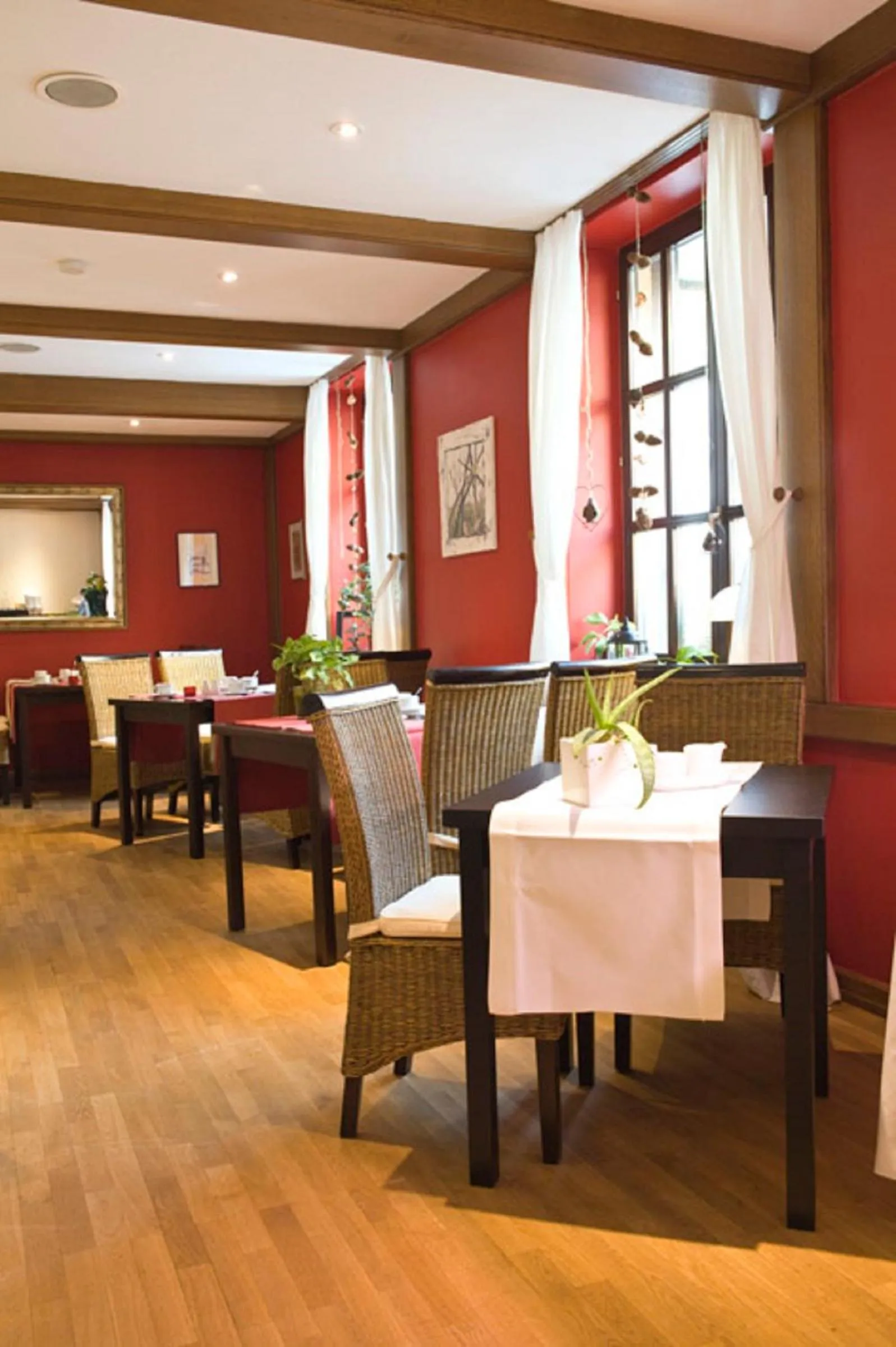 Restaurant/places to eat in Hotel Kurparkblick