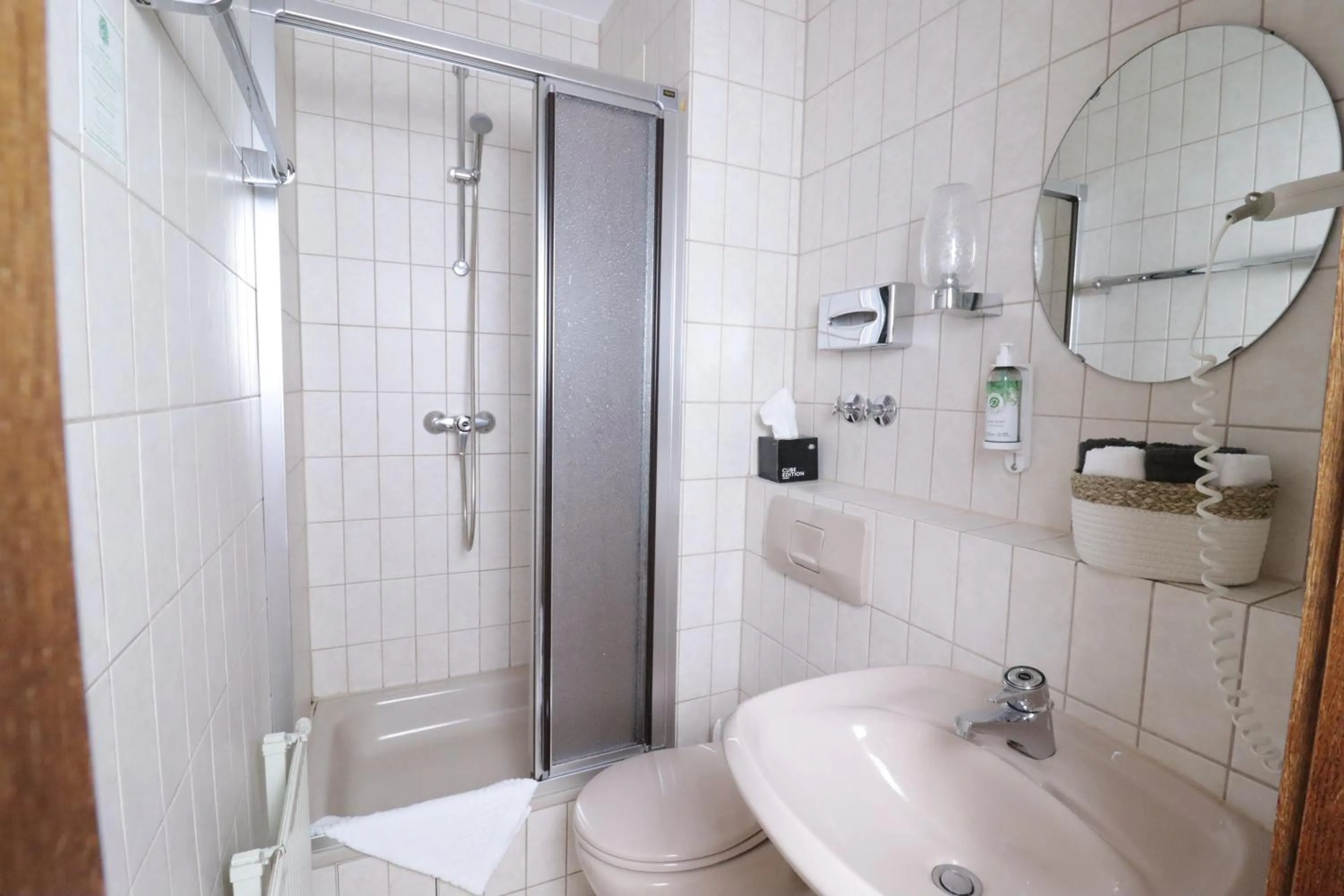 Bathroom in Hotel Kurparkblick