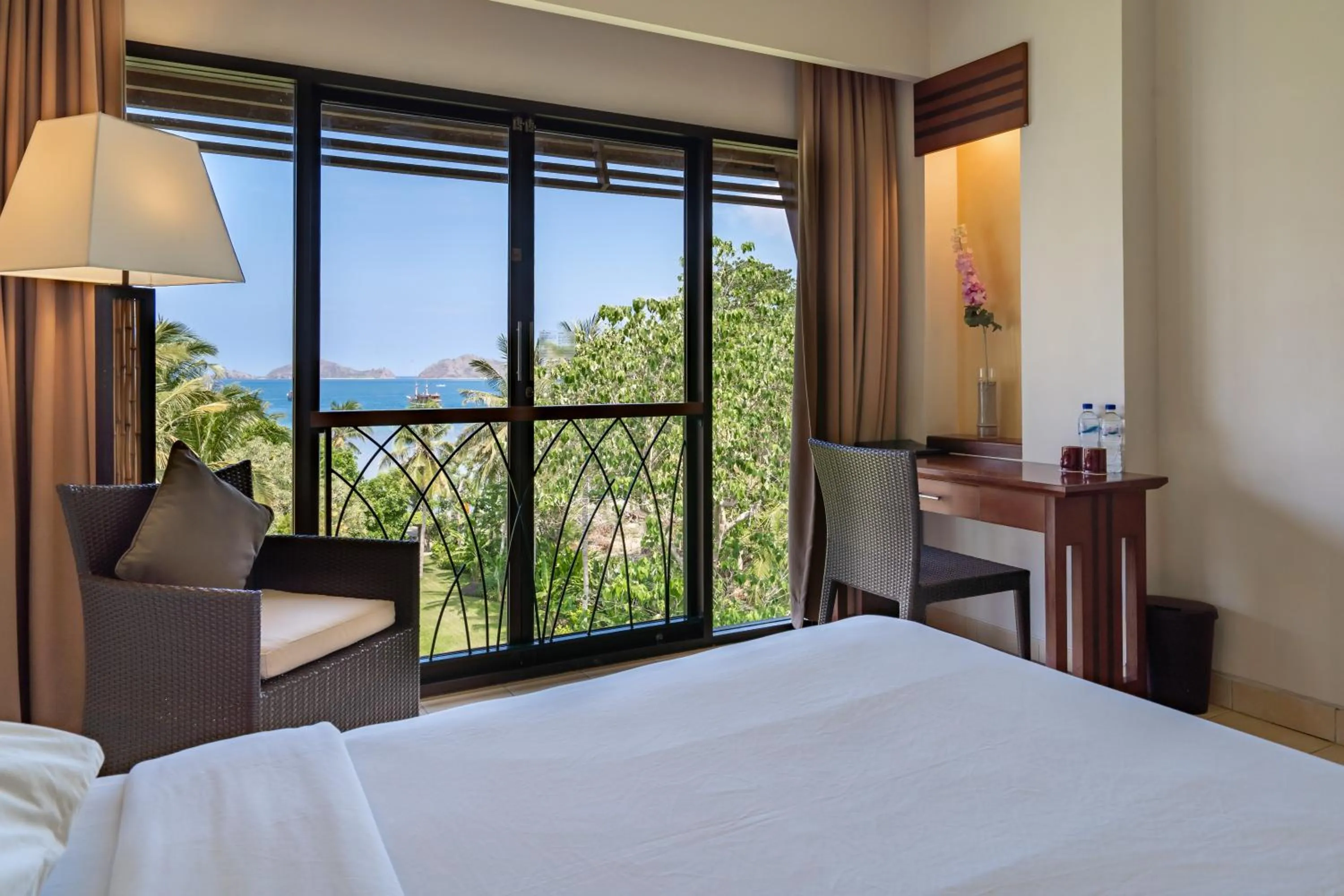 Bed in Bintang Flores Hotel