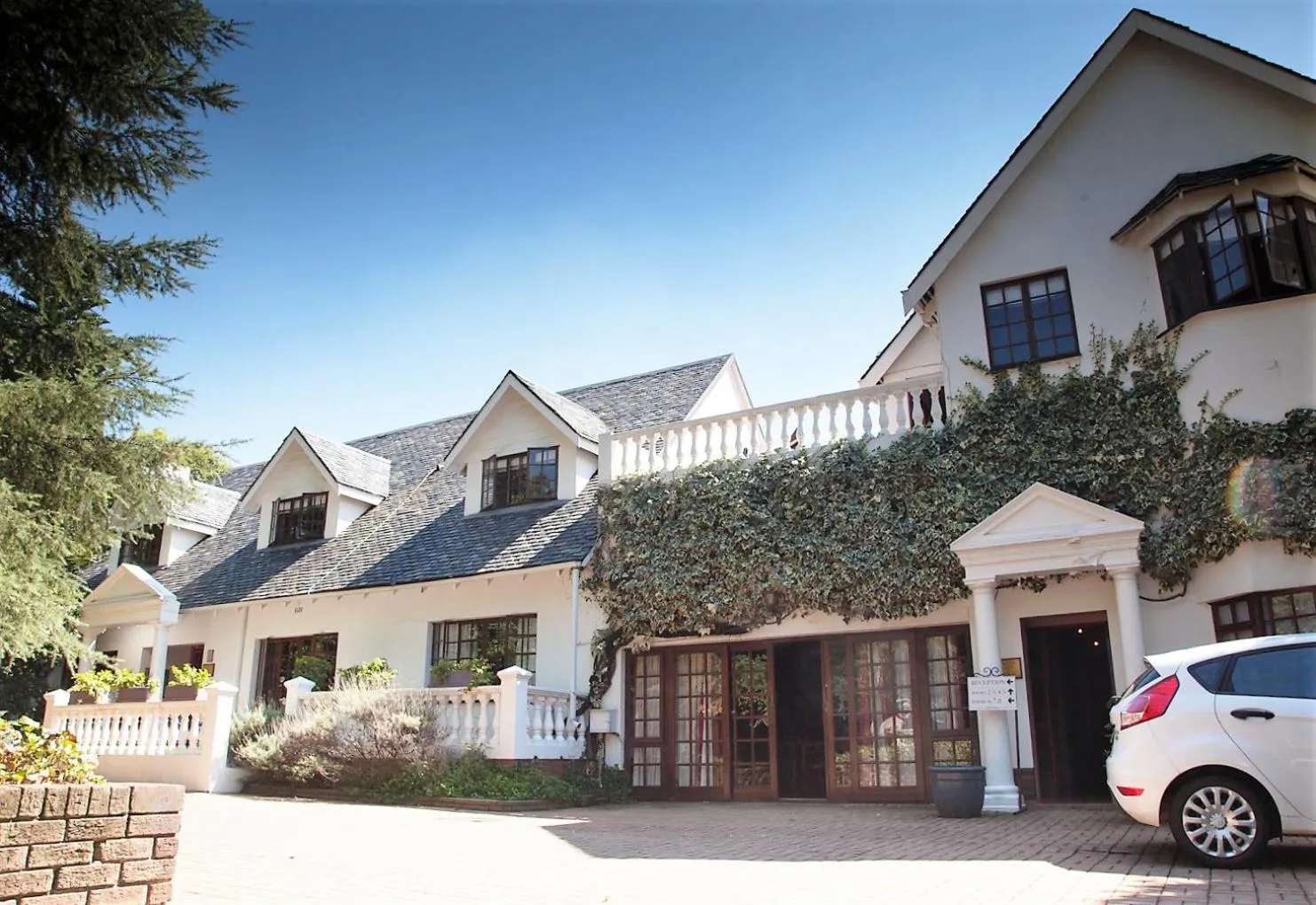 Property building in 5th Avenue Gooseberry Guest House