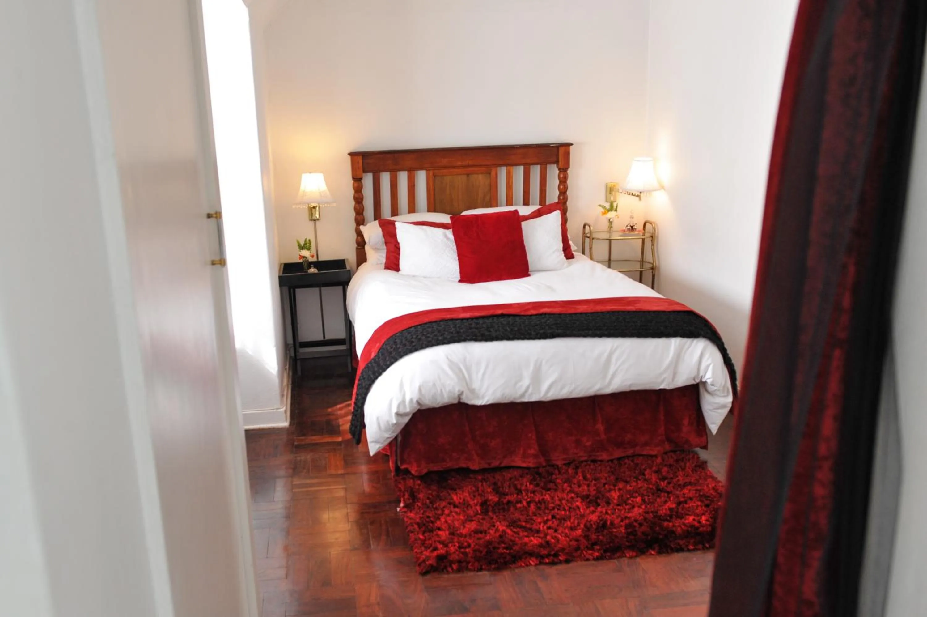 Bed in 5th Avenue Gooseberry Guest House