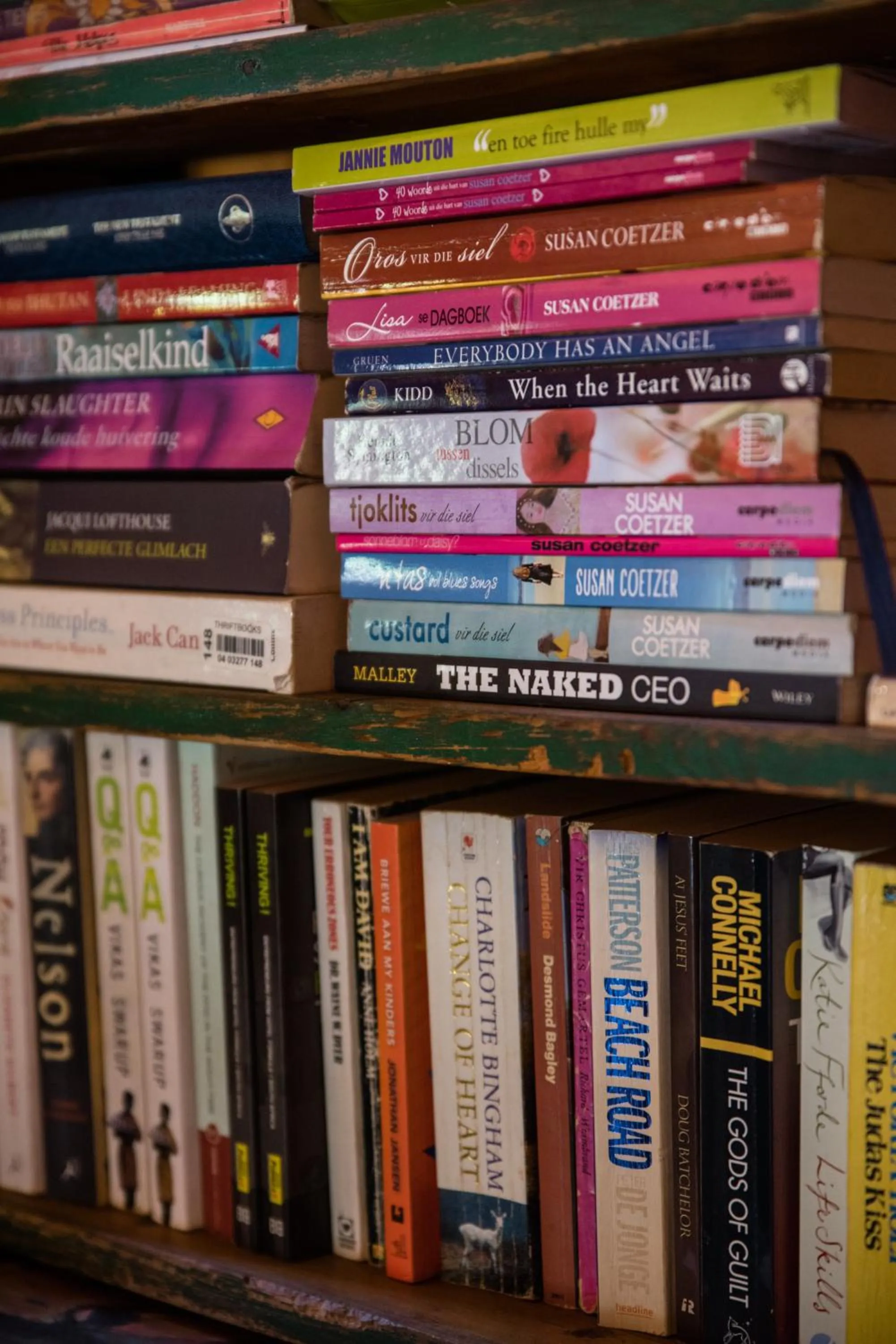 Library in 5th Avenue Gooseberry Guest House