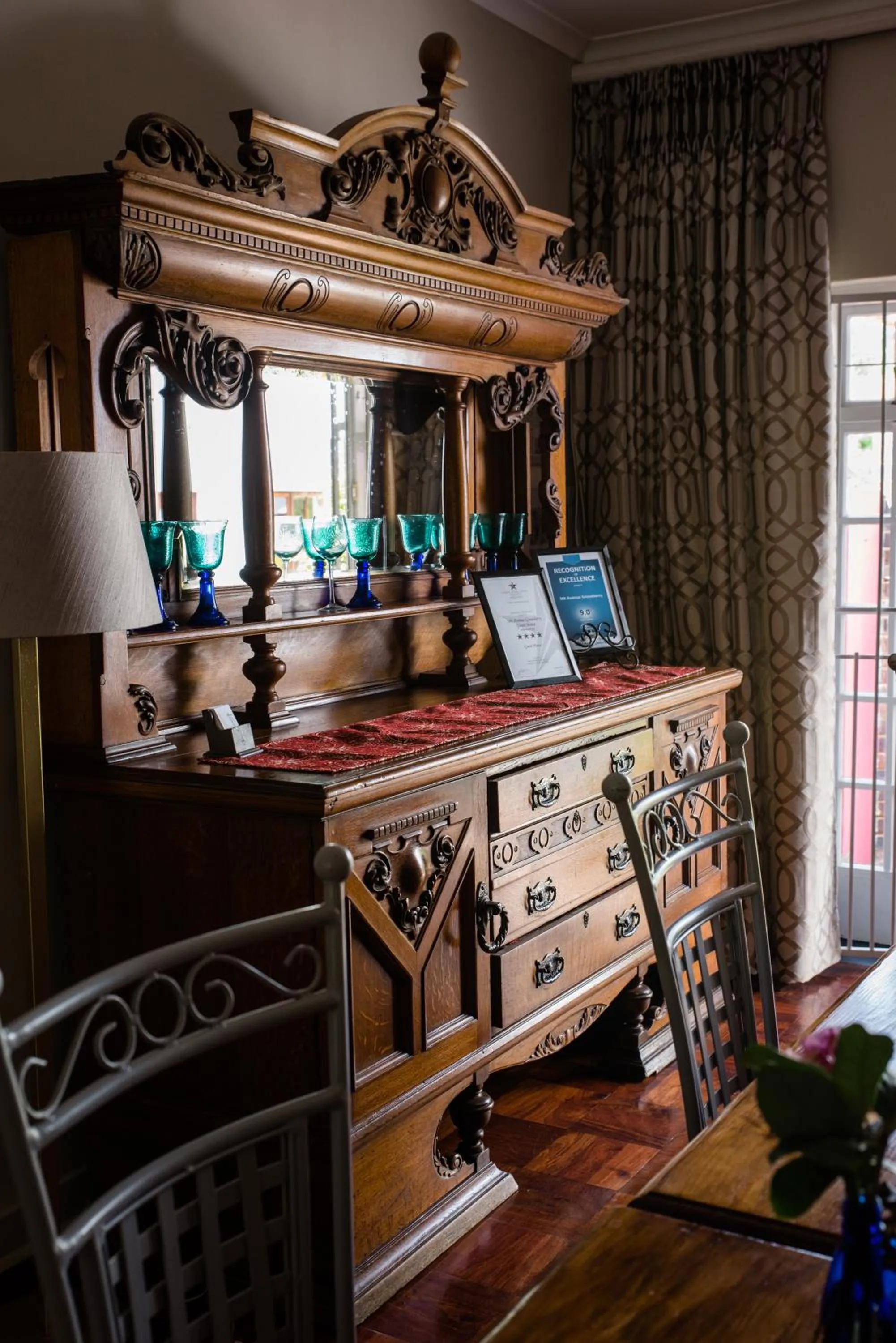 Dining area in 5th Avenue Gooseberry Guest House