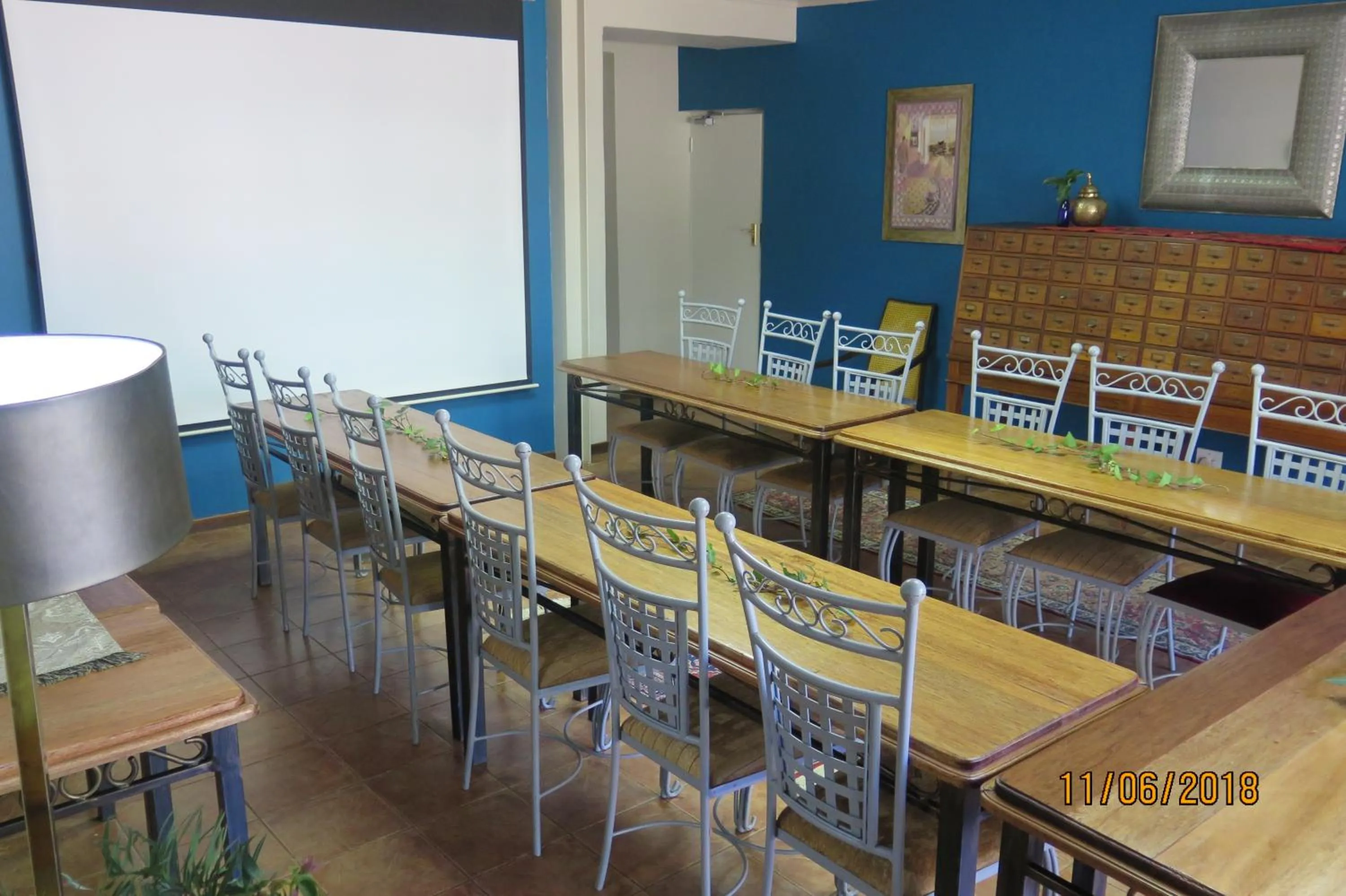 Meeting/conference room in 5th Avenue Gooseberry Guest House