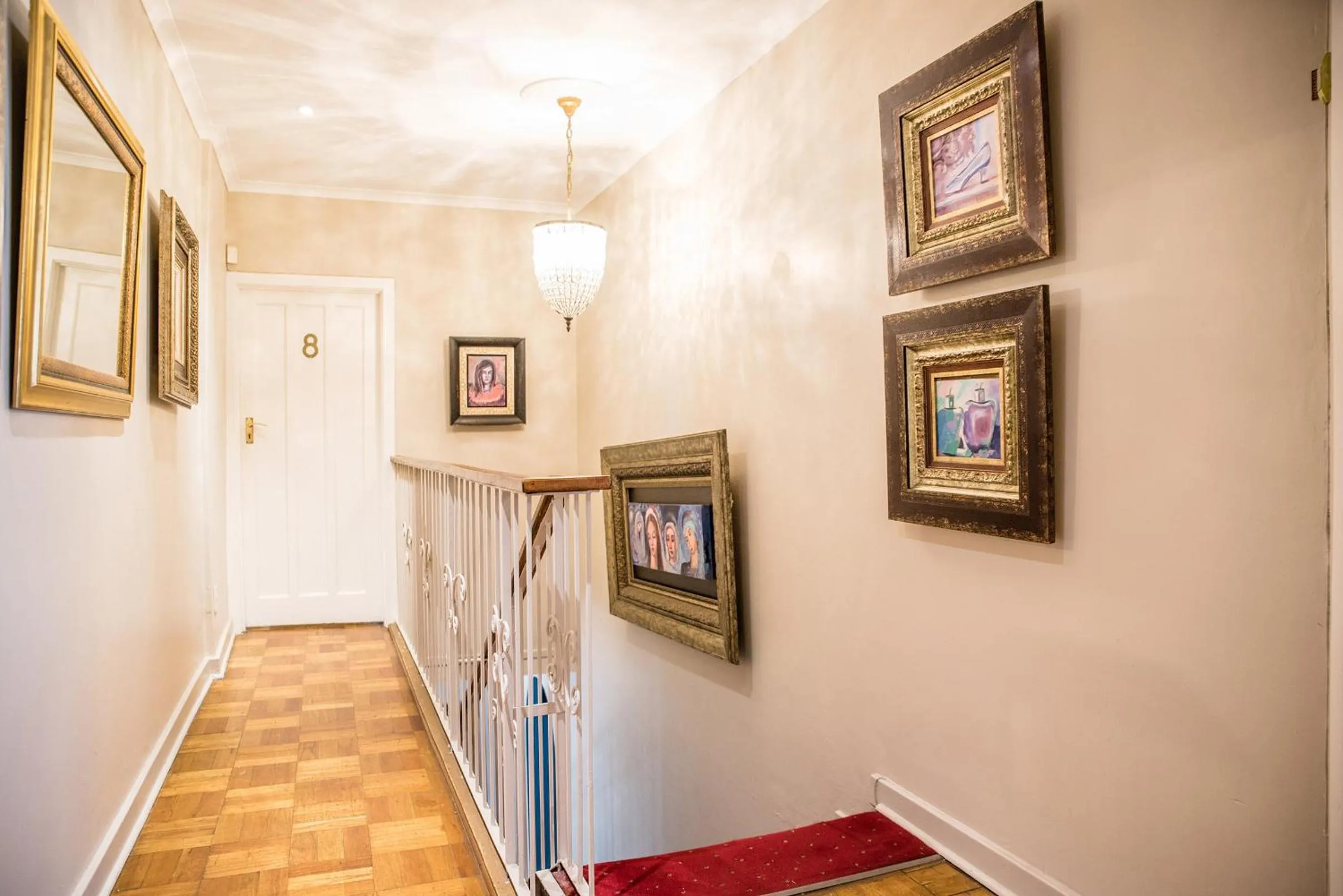 Decorative detail in 5th Avenue Gooseberry Guest House