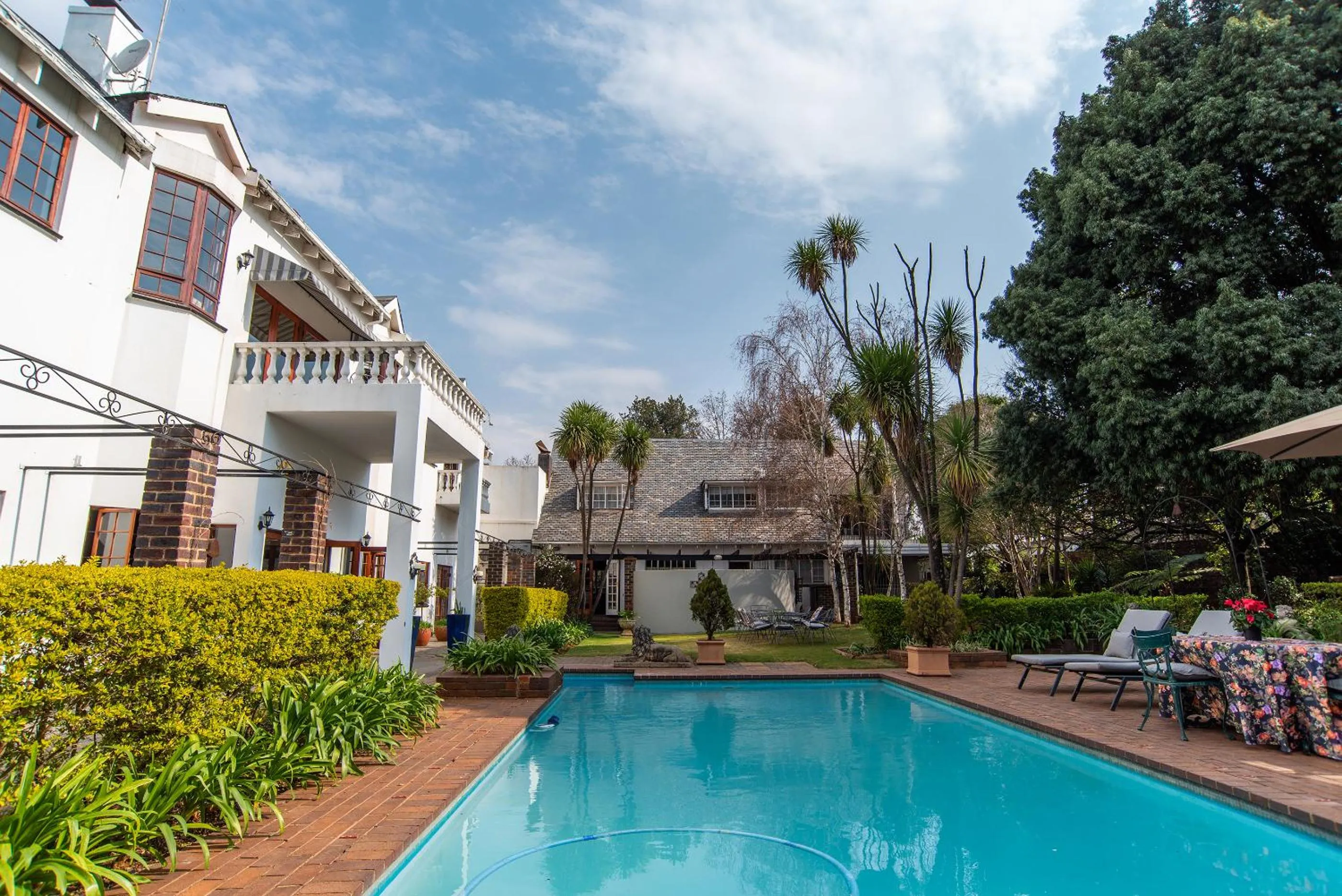 Property building in 5th Avenue Gooseberry Guest House