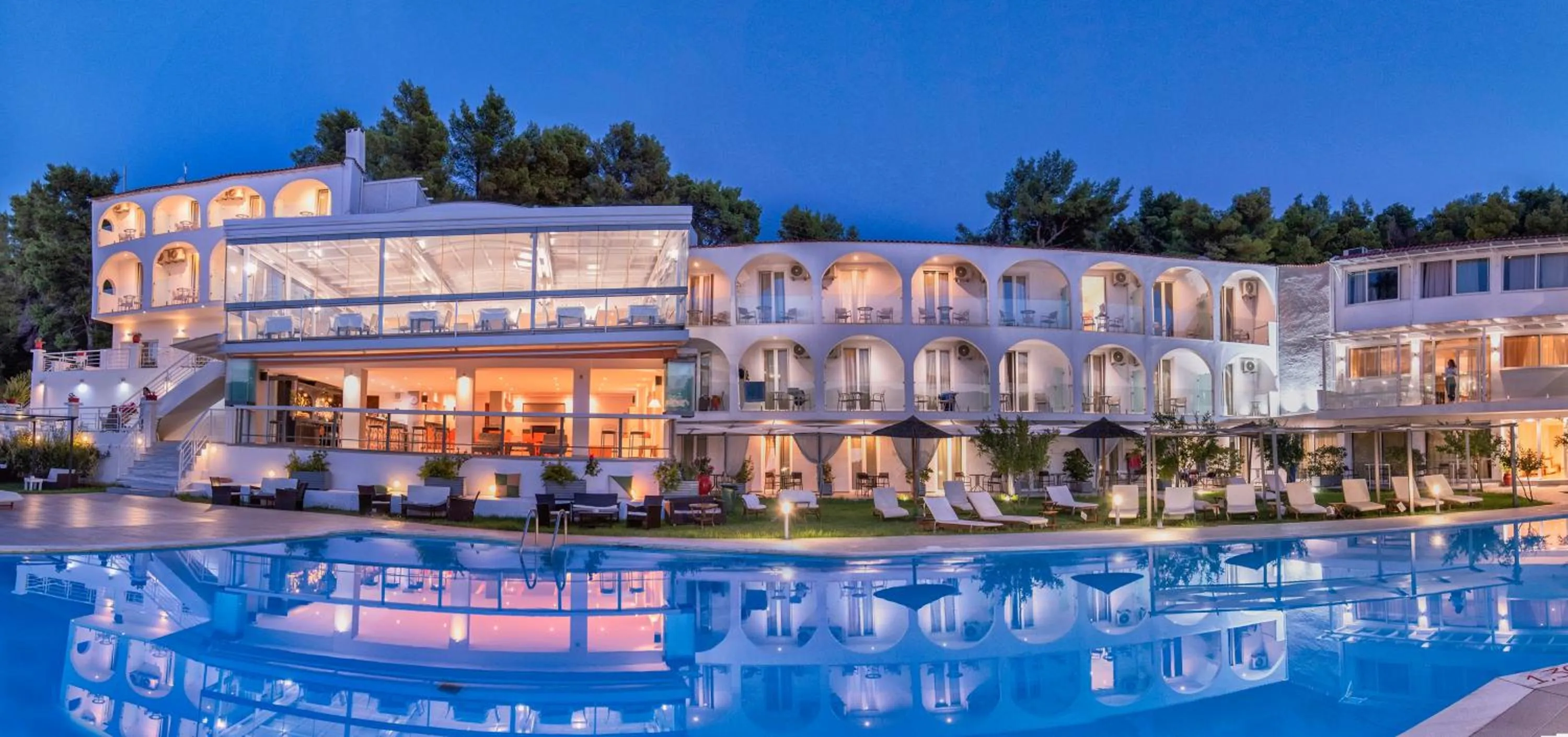 Property building in Hotel Punta