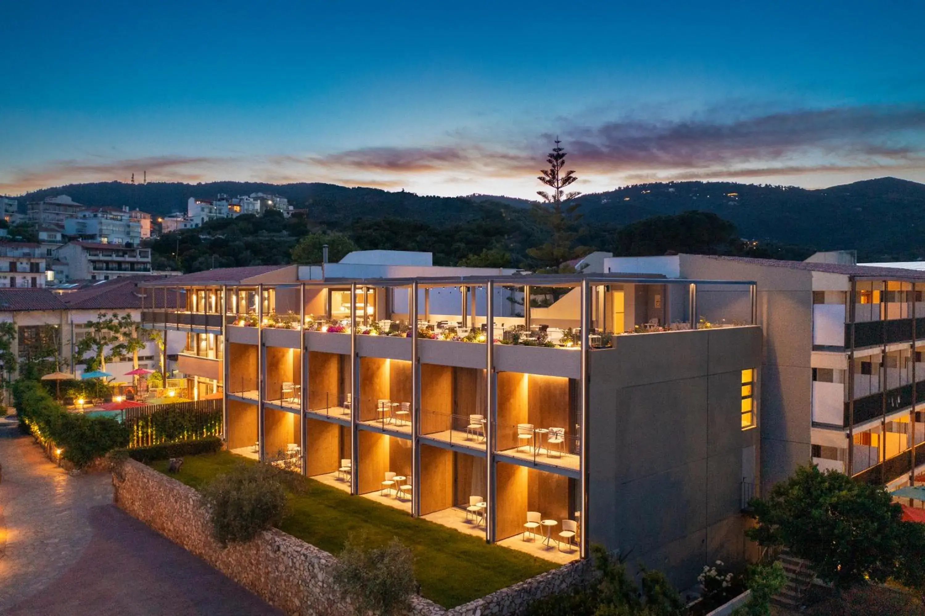 Property building in Alkyon Property building in Alkyon