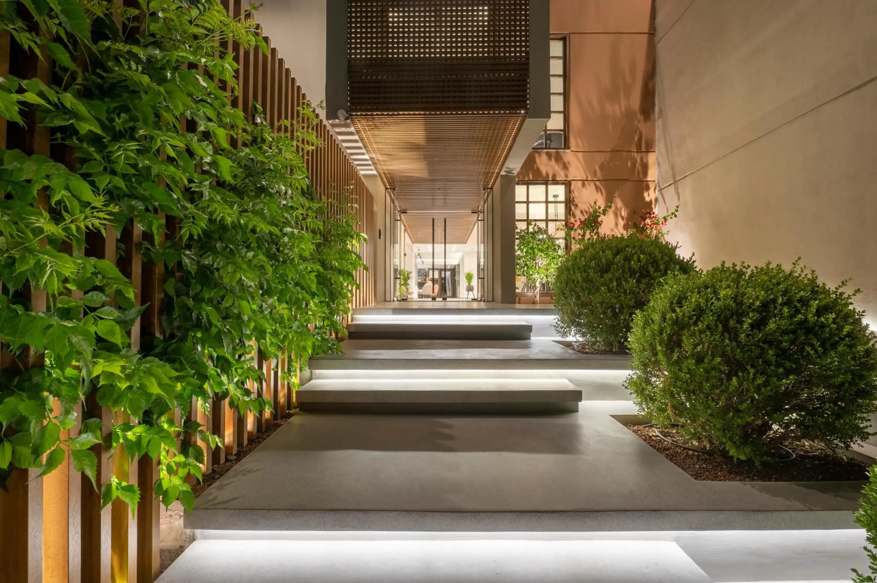 Property building in Alkyon Property building in Alkyon