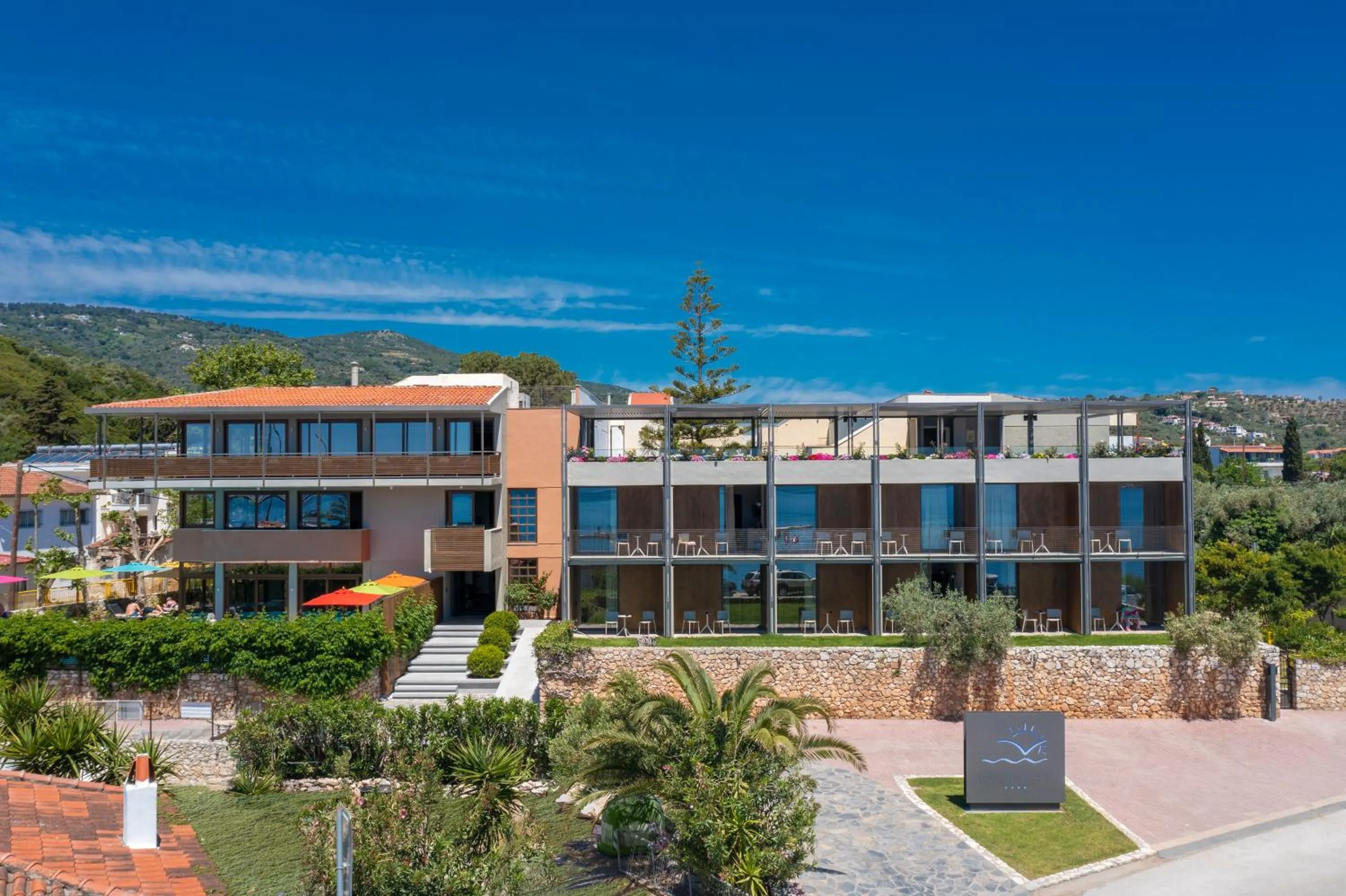 Property building in Alkyon