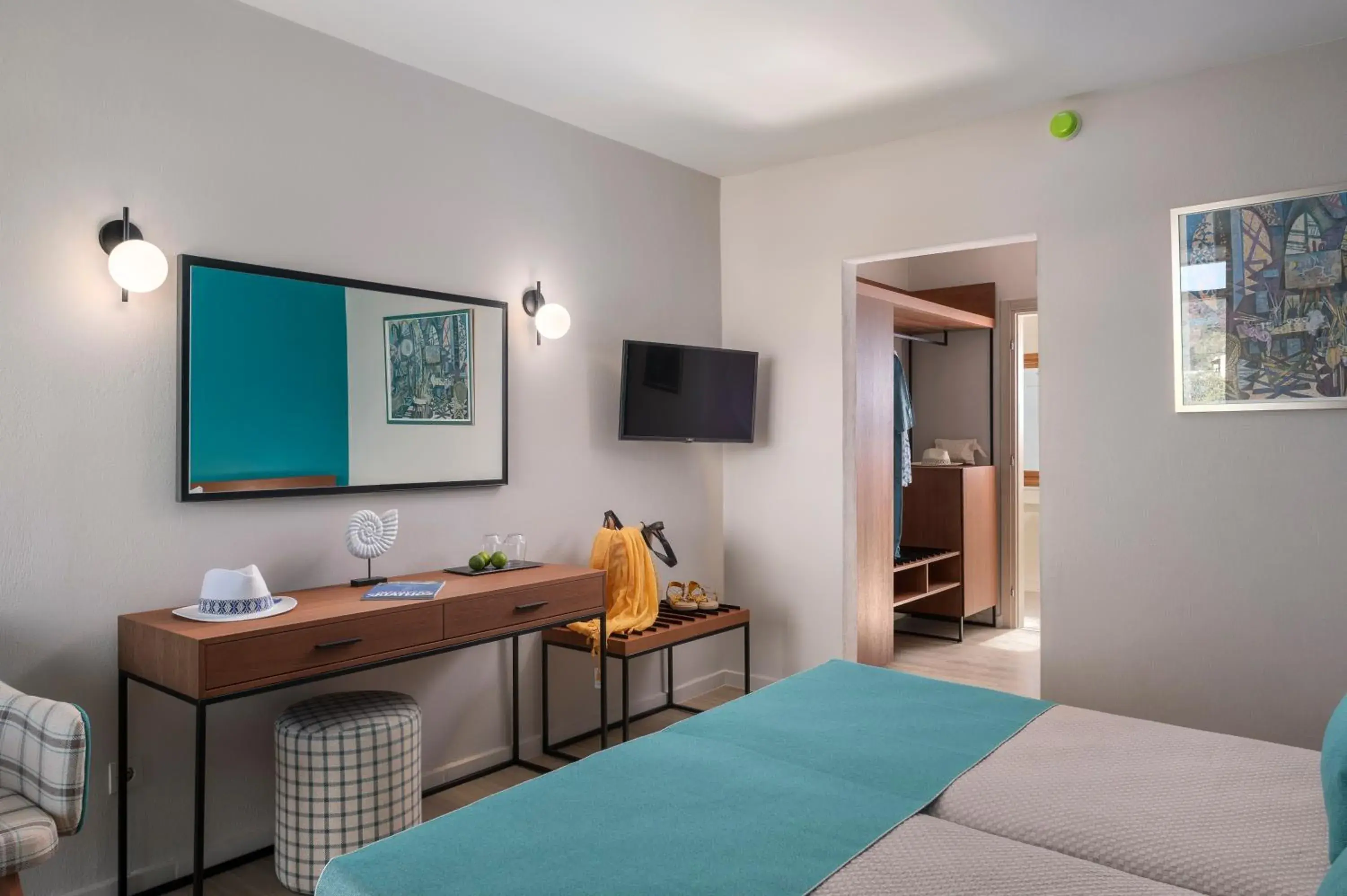 Photo of the whole room, Bed in Alkyon Photo of the whole room, Bed in Alkyon