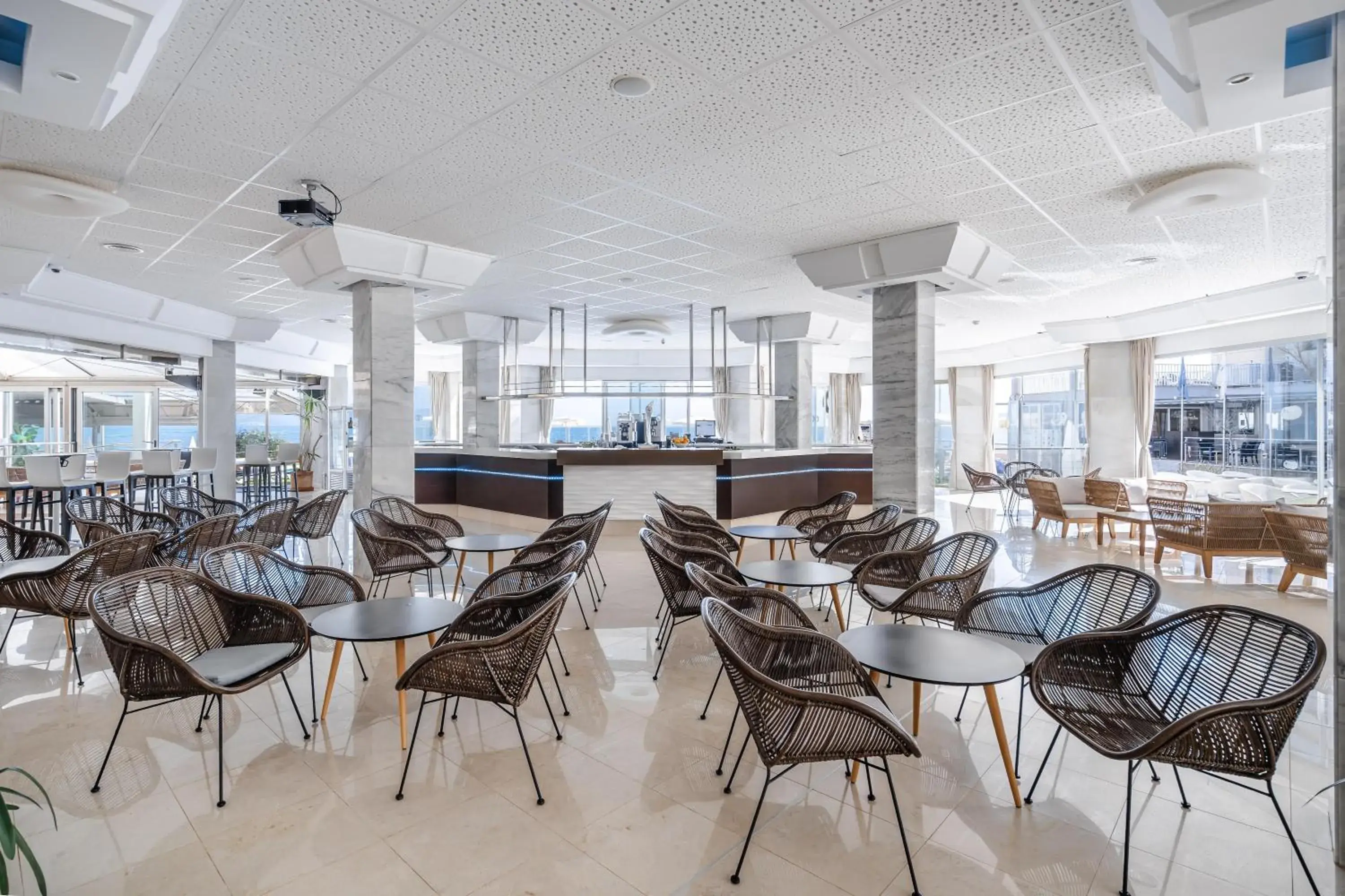 Lounge or bar in Hotel THB Gran Bahía Lounge or bar in Hotel THB Gran Bahía