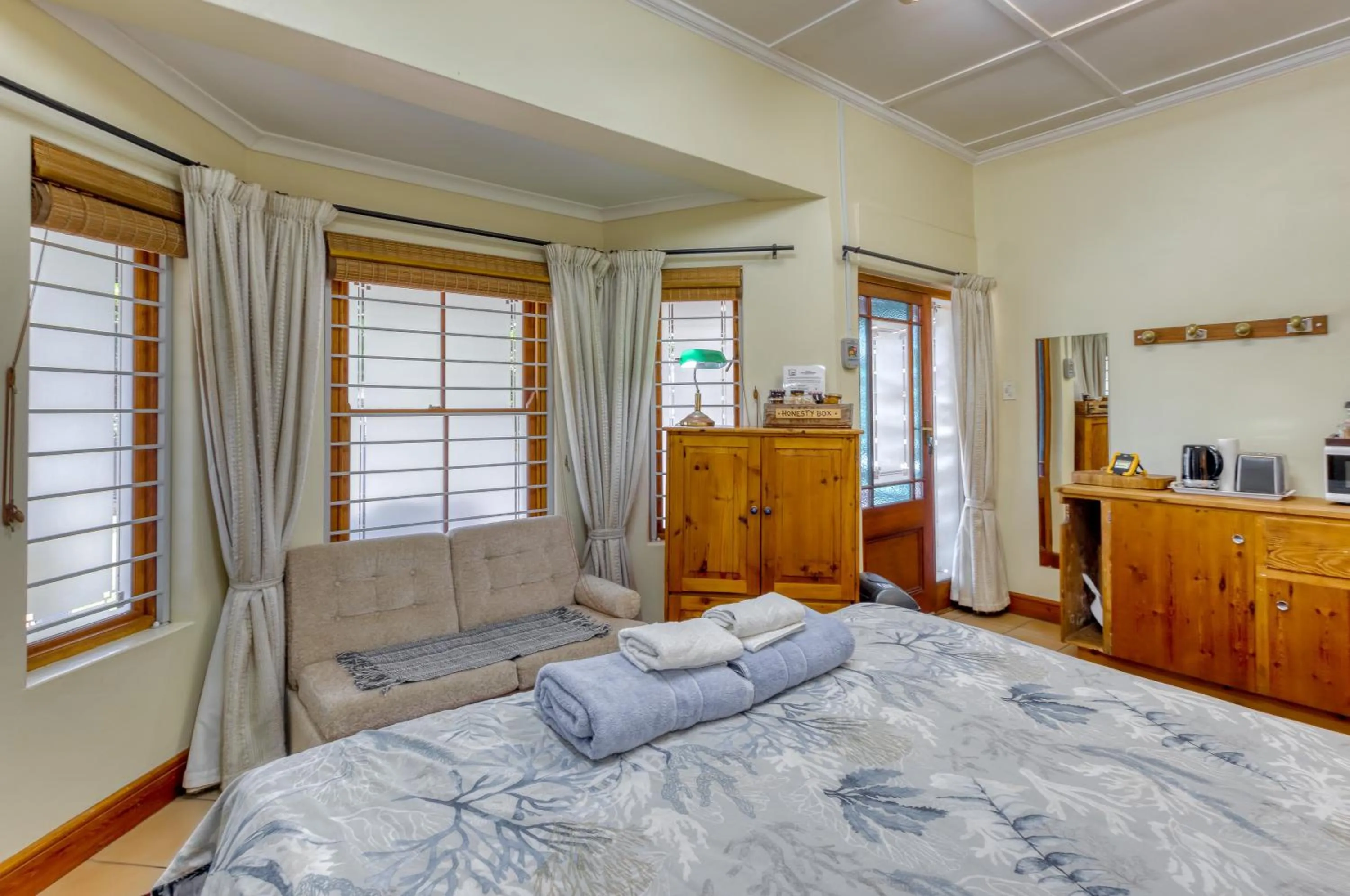 Kitchen or kitchenette, Bed in The Yard