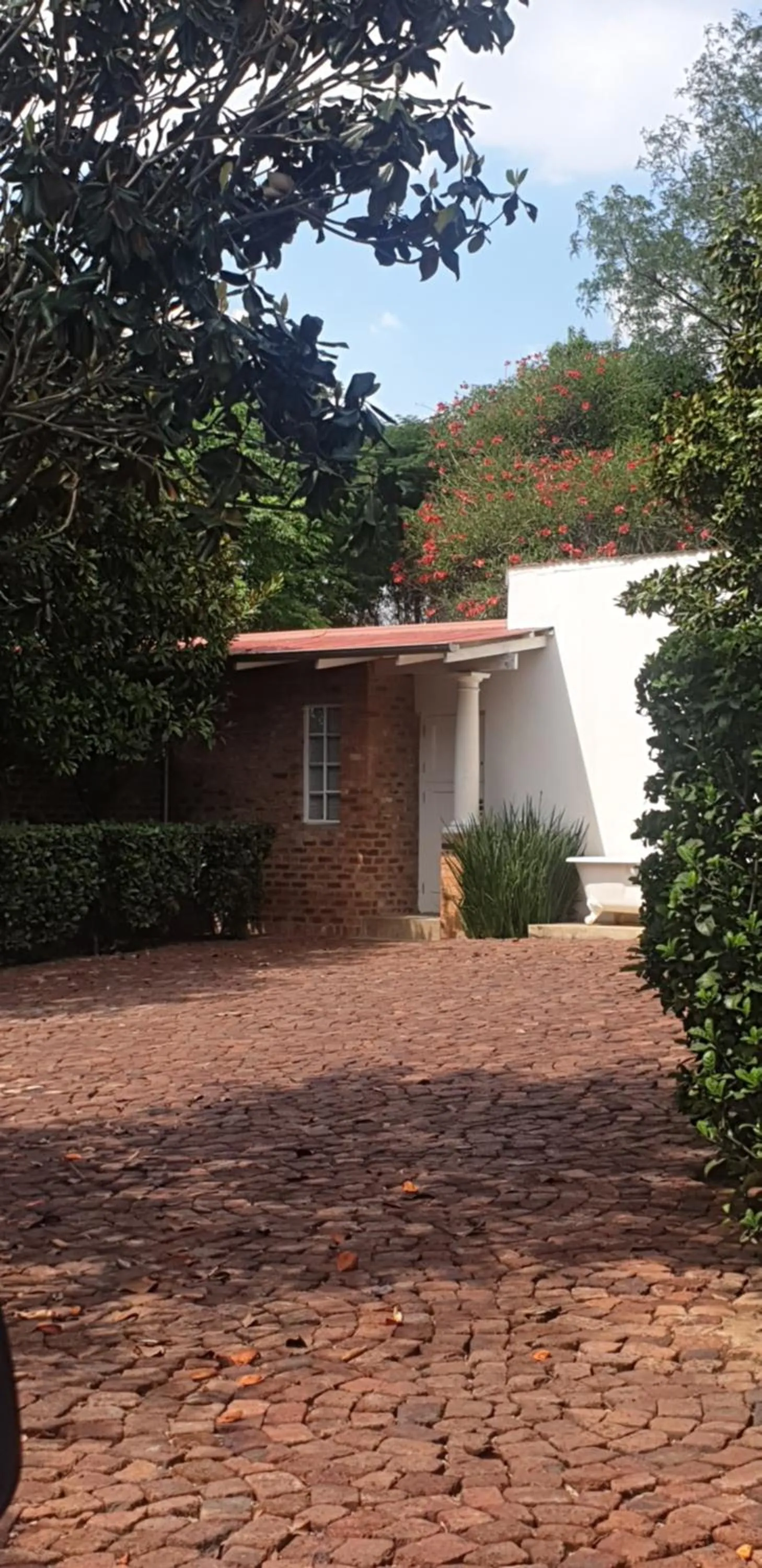 Property building in Motel Mi Pi Chi