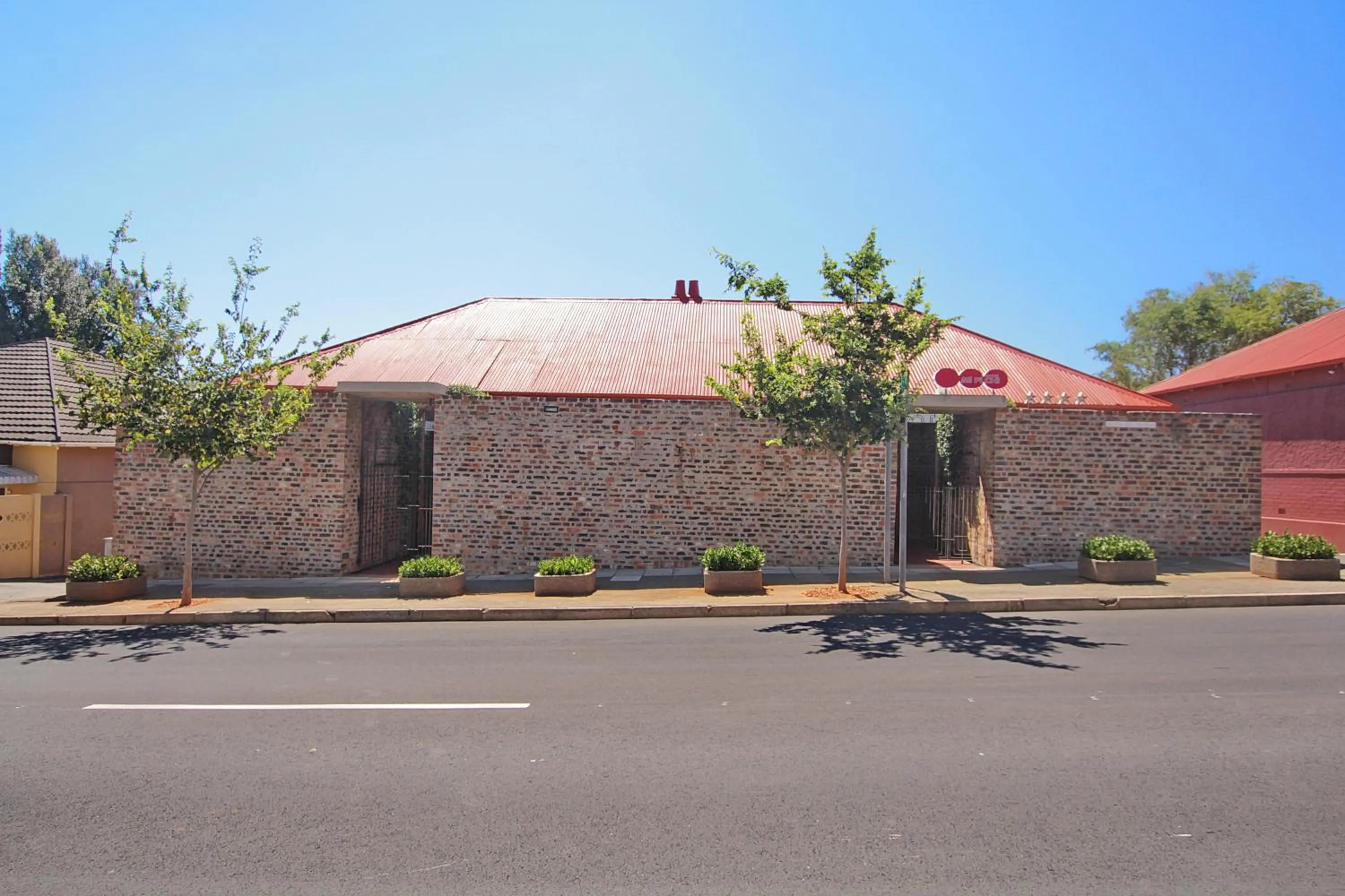 Property building in Motel Mi Pi Chi