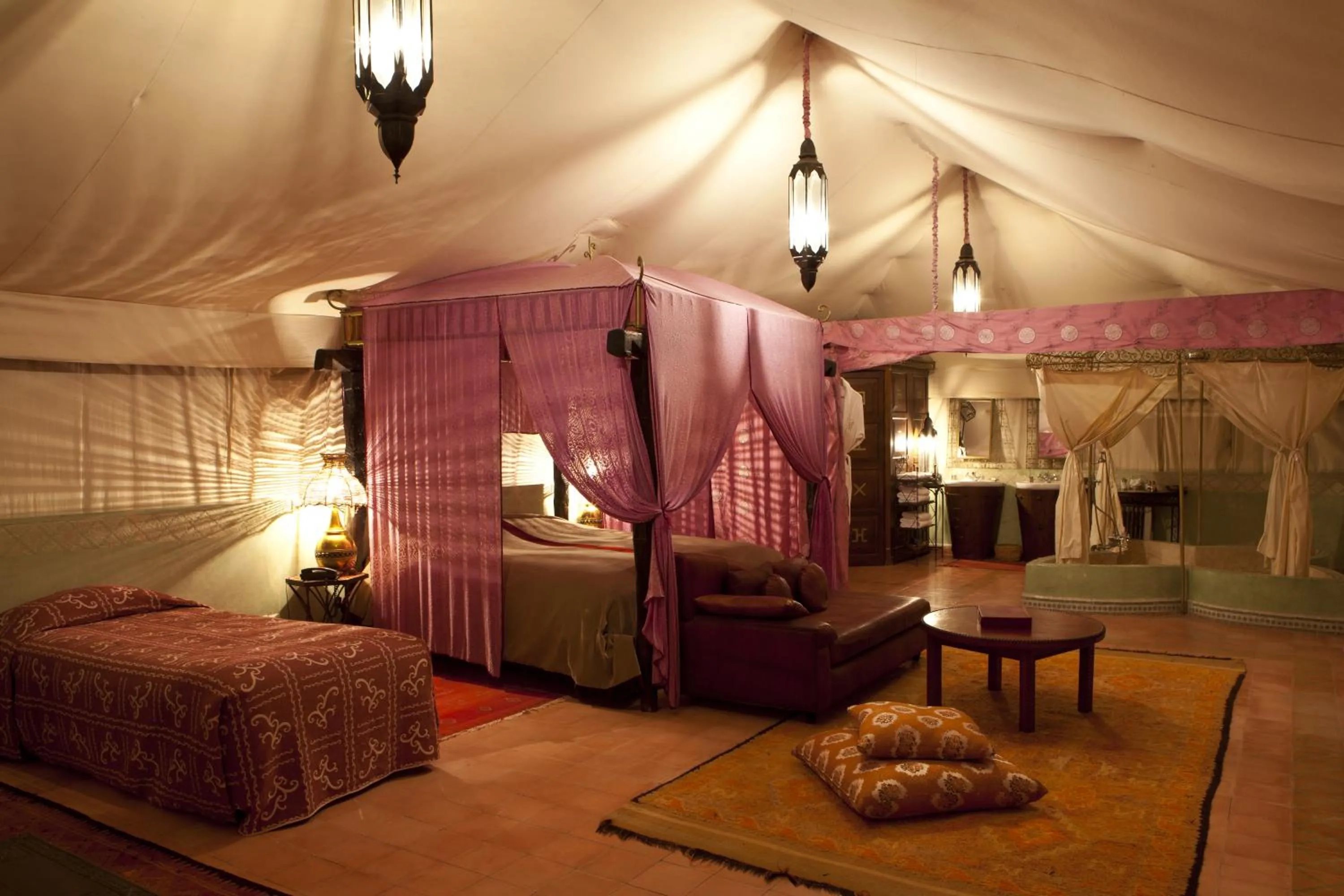 Bed in Kasbah Agafay Hotel & Spa