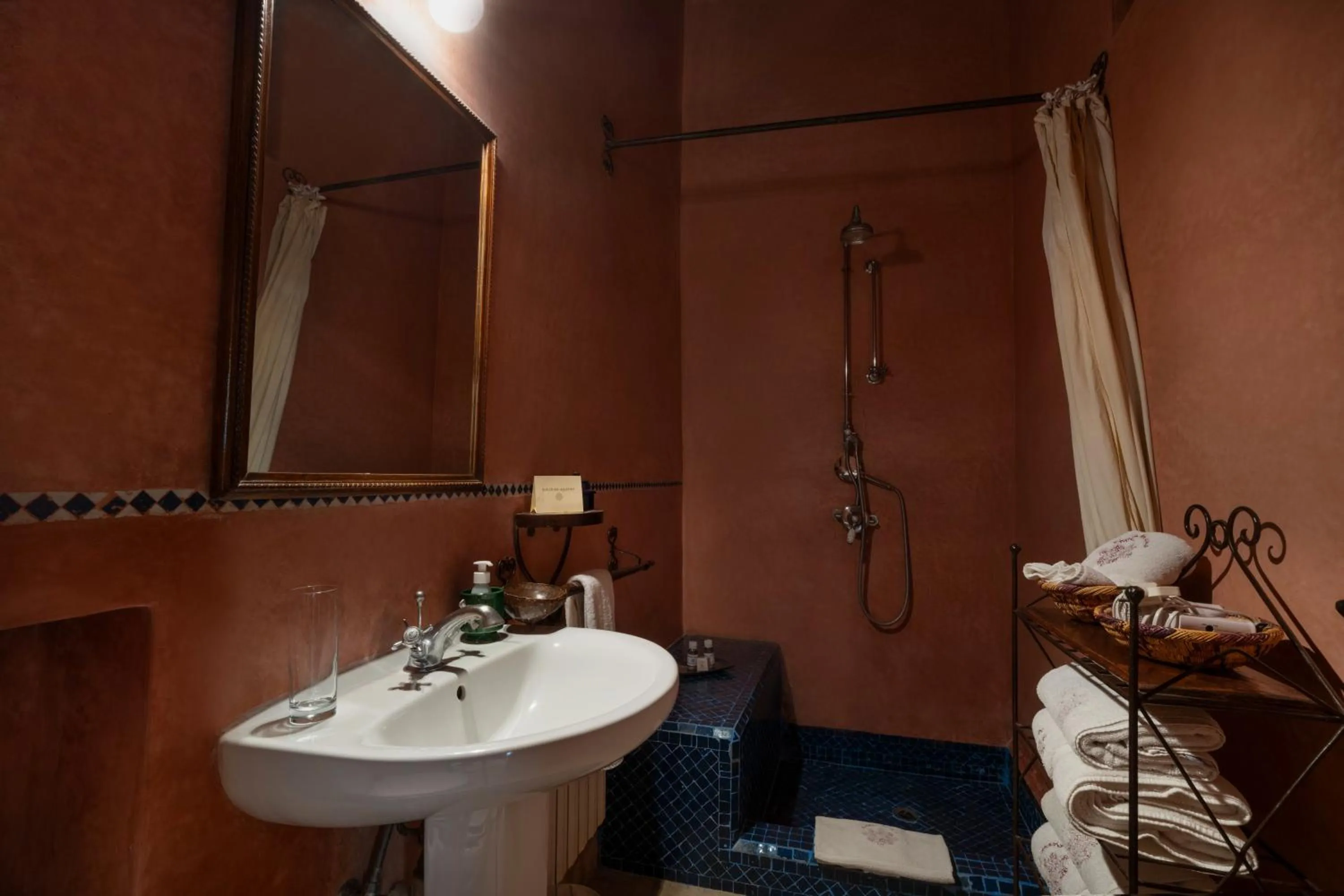 Bathroom in Kasbah Agafay Hotel & Spa